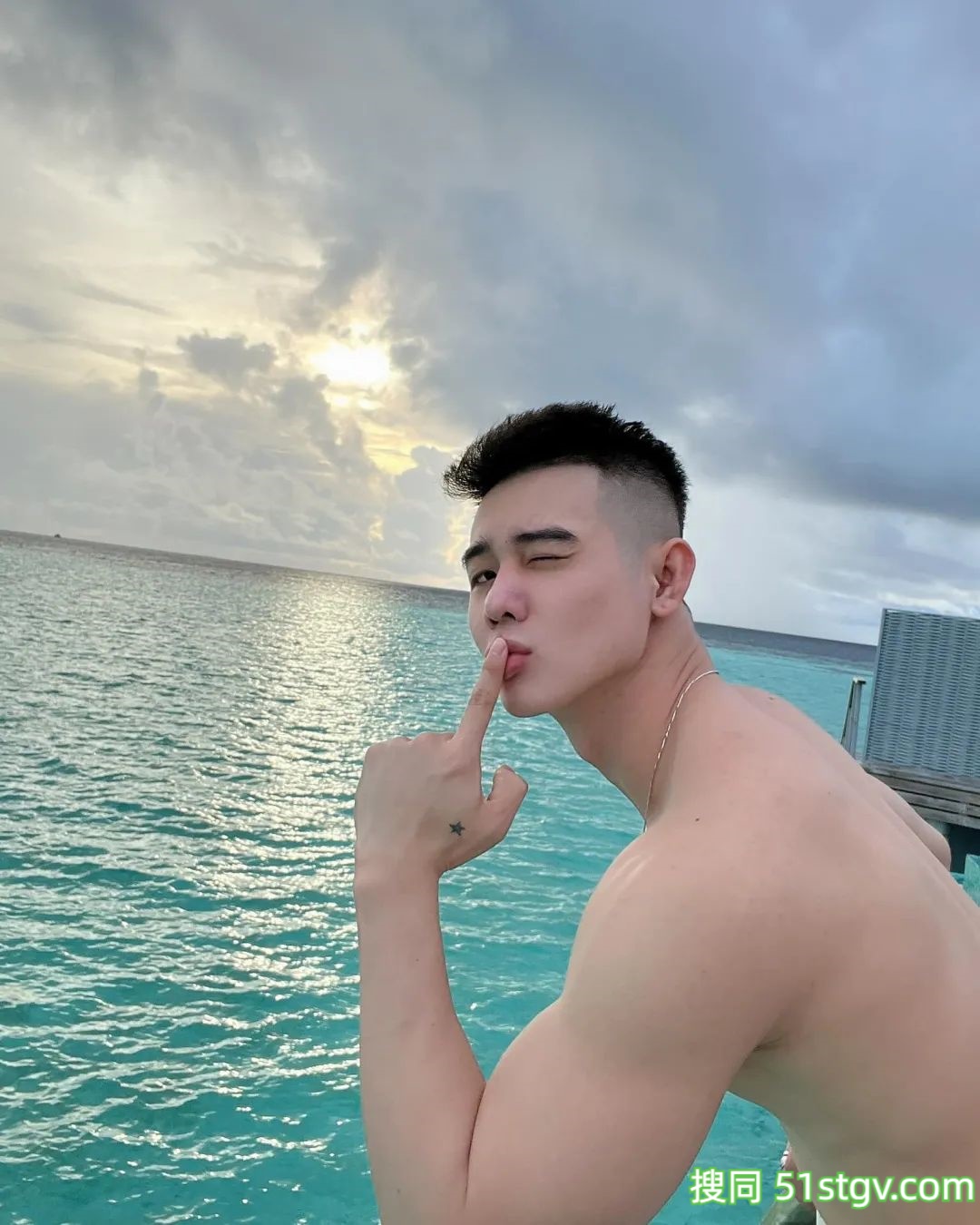 白白净净的男生，是谁家的玉面郎君 - 51虹马