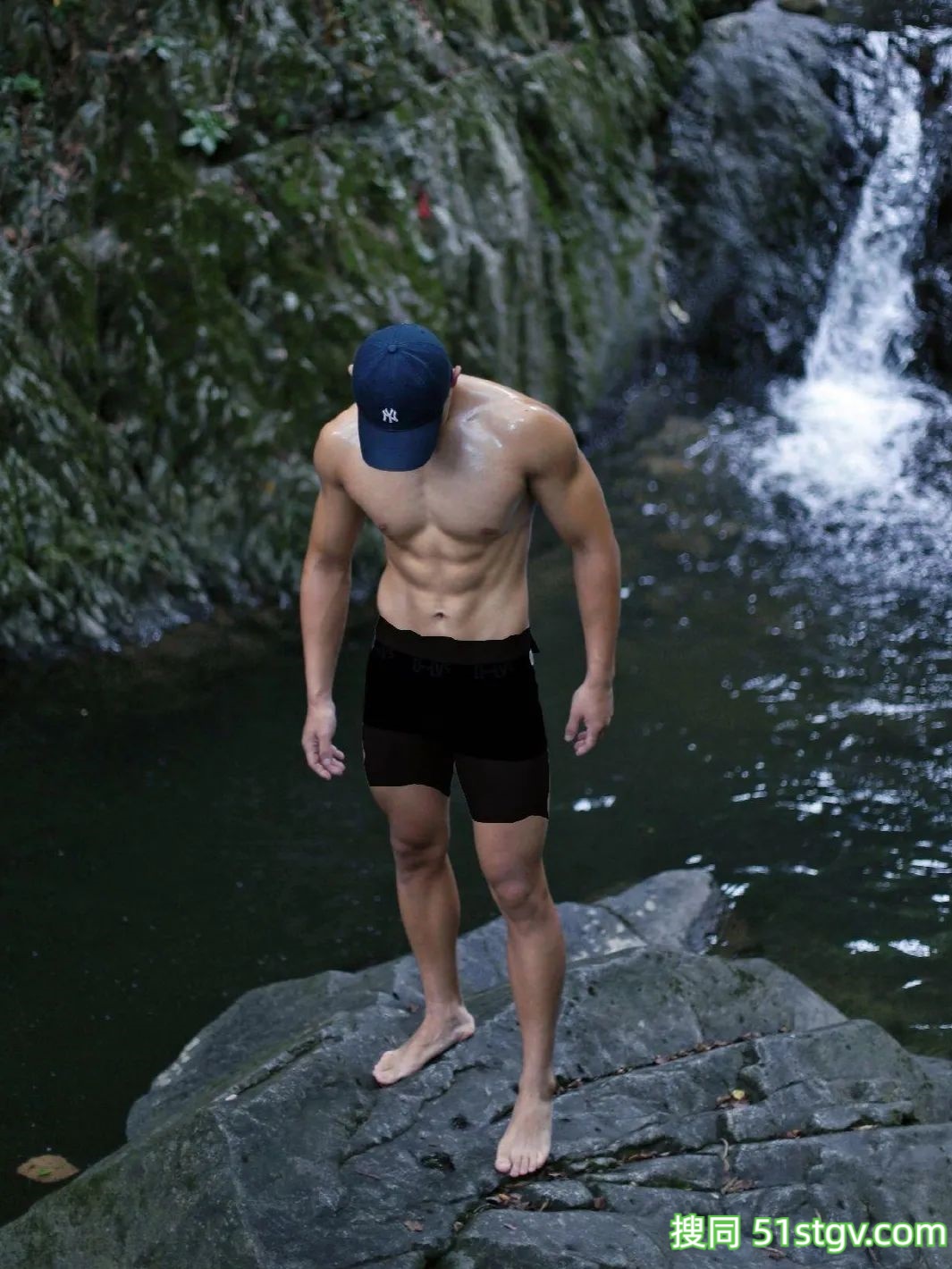 白白净净的体育生 - 51虹马