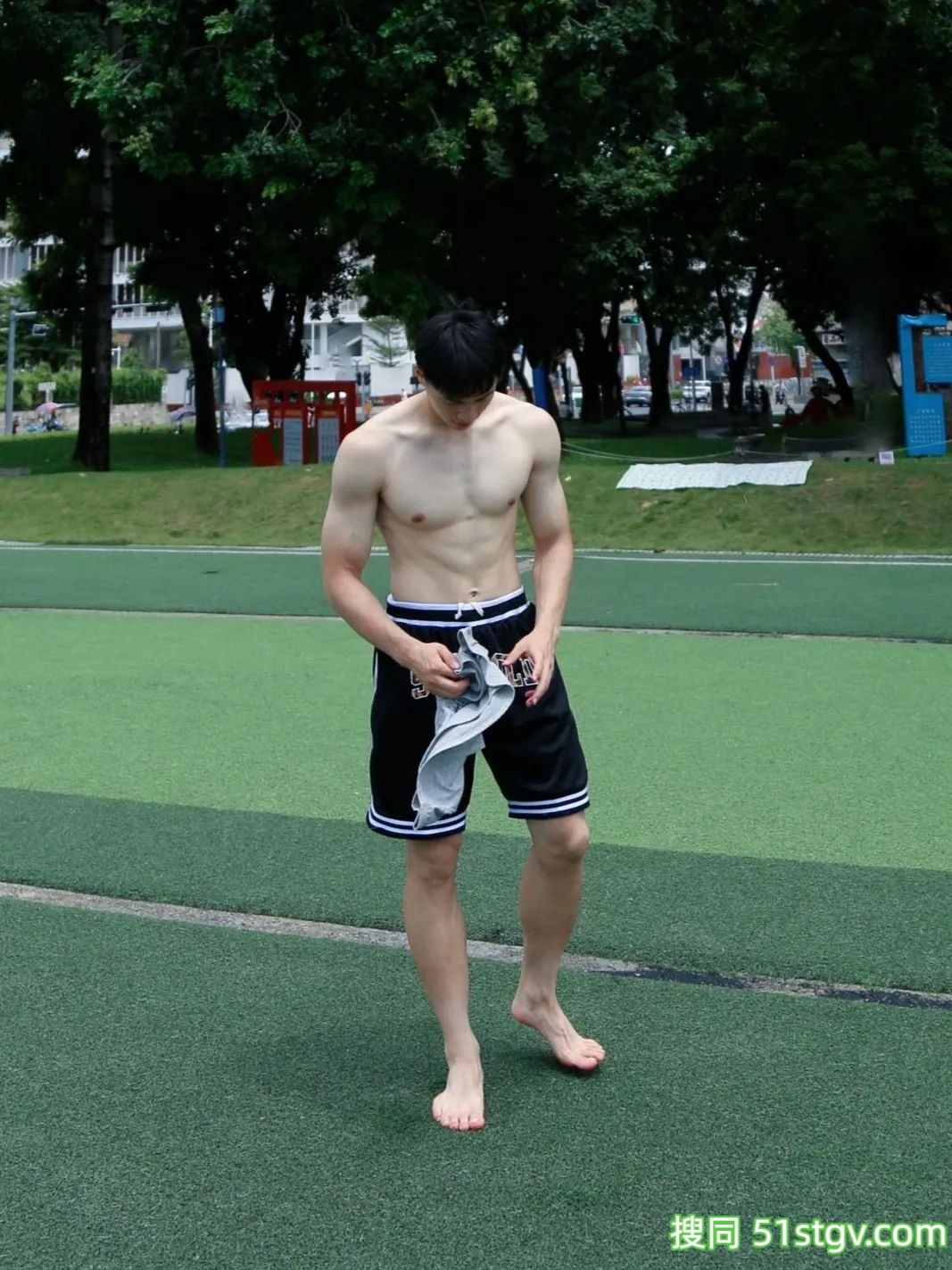 白白净净的体育生 - 51虹马