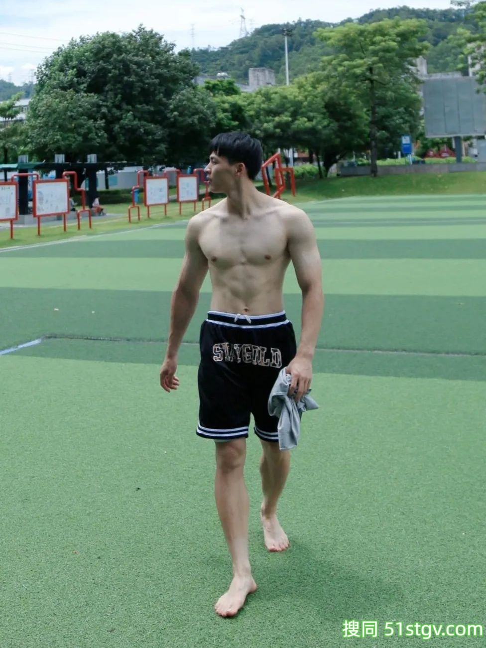 白白净净的体育生 - 51虹马