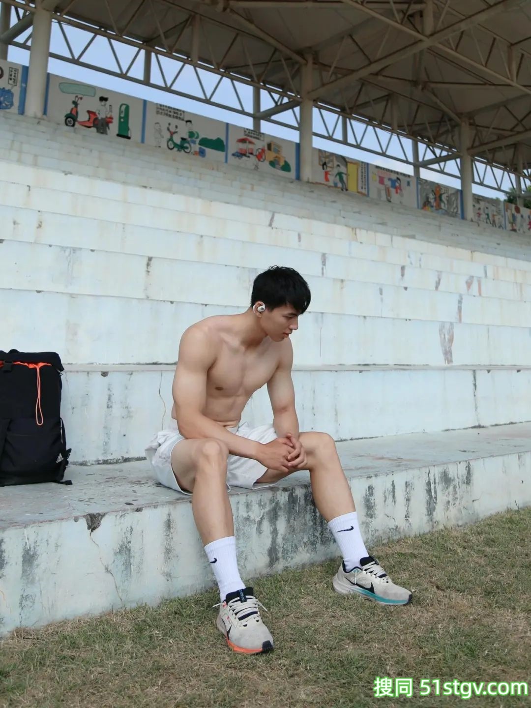 白白净净的体育生 - 51虹马