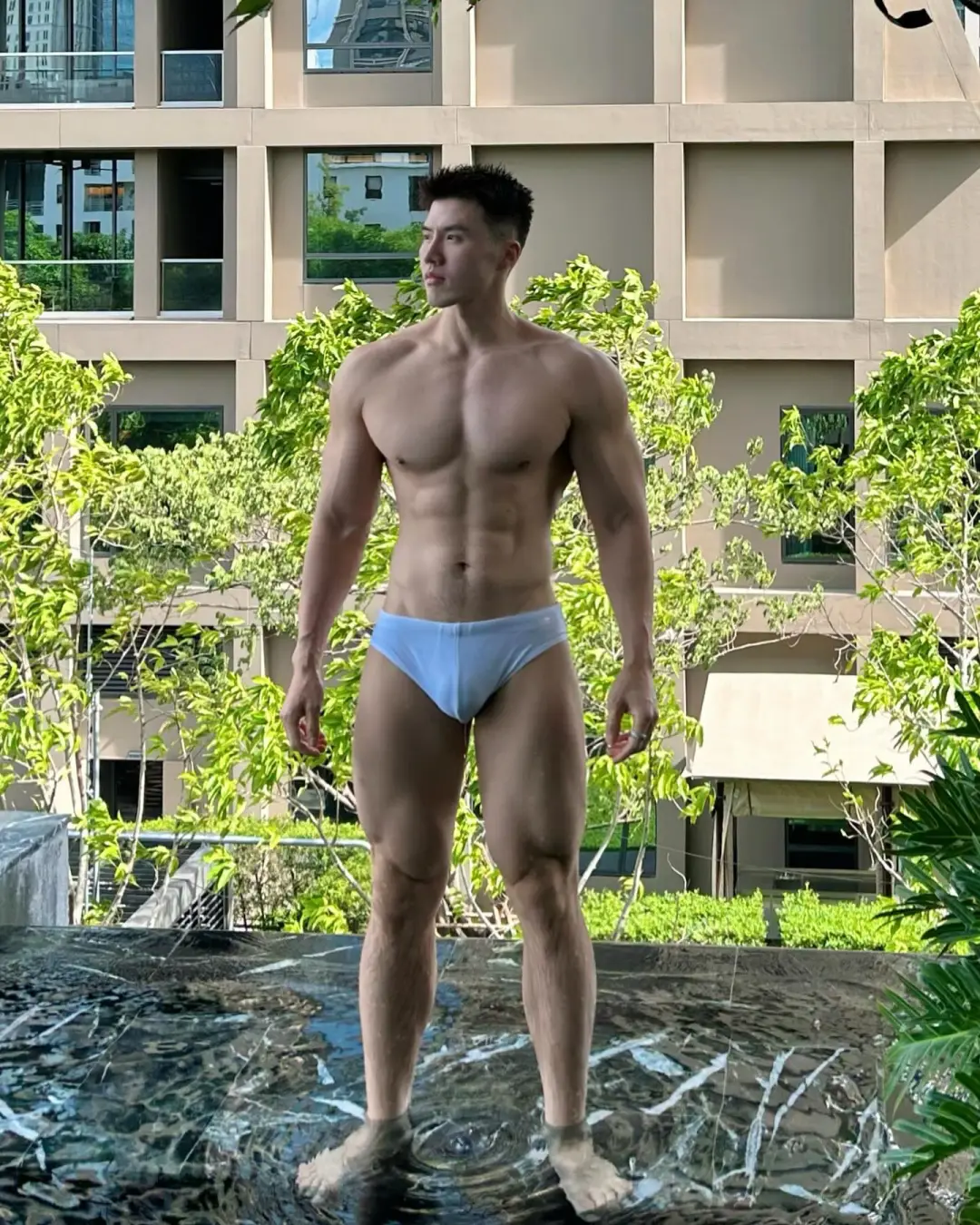 高大壮硕的男人，极品身材-51虹马