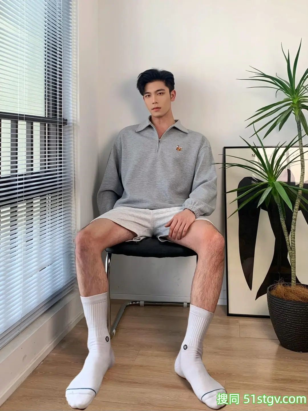 一个舞蹈老师，湾NAW - 51虹马