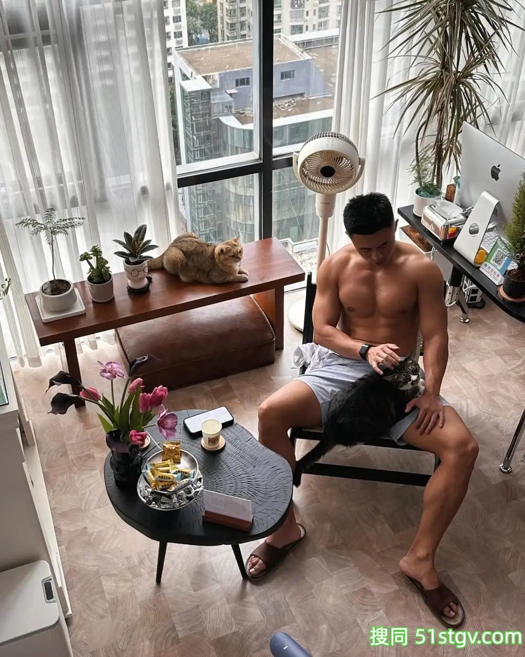 黑皮体育生，泡澡 - 51虹马