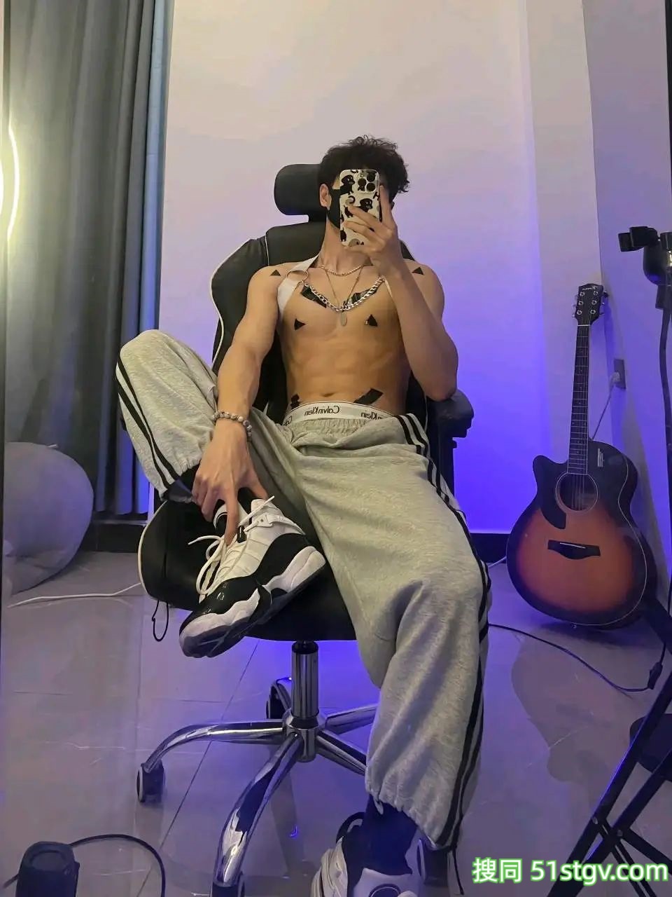 湖南的毅晨，小奶狗帅哥，对镜自拍 - 51虹马