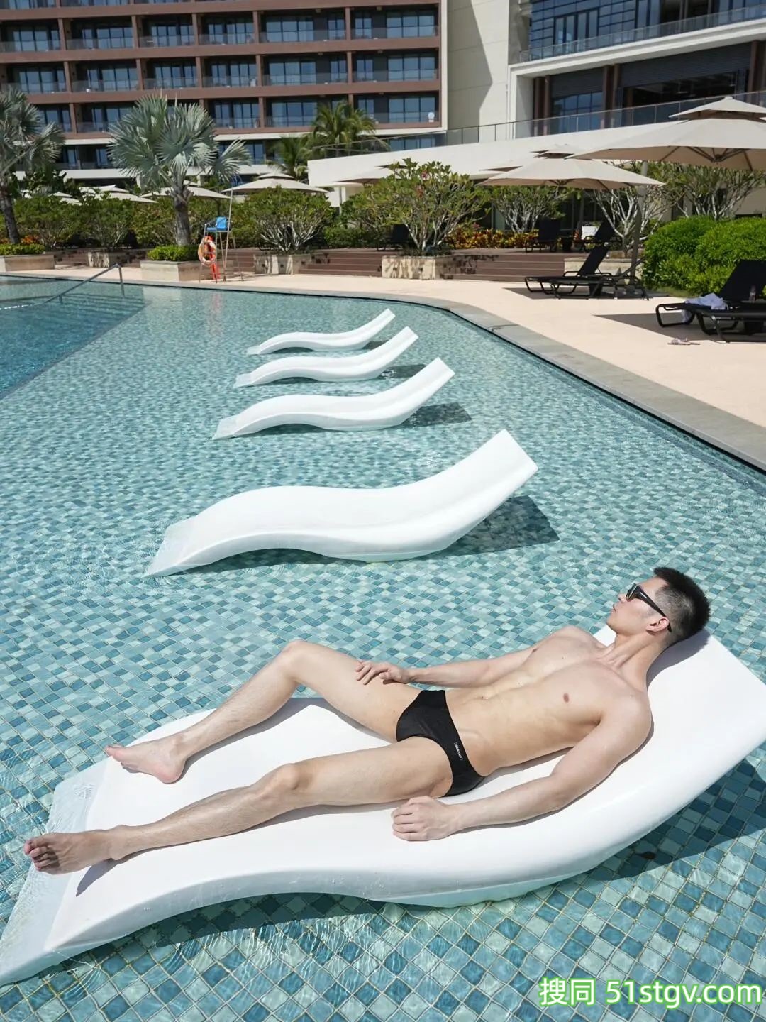 上海的舟舟，游泳池系列-51虹马