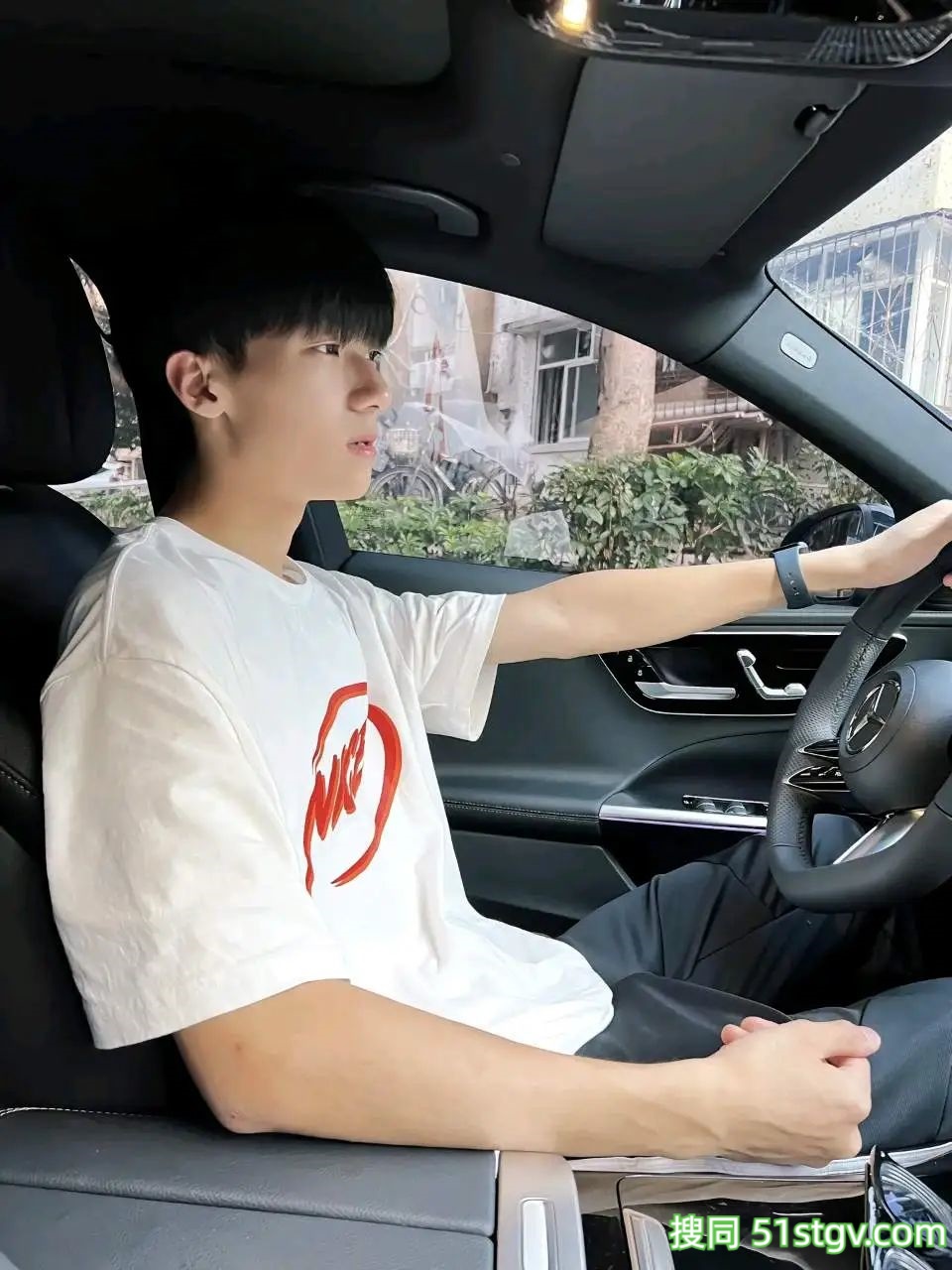 青春男大，重庆的cninec - 51虹马