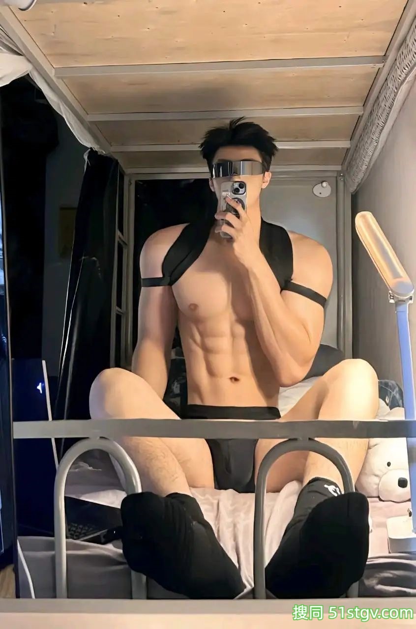 陕西的Mzc，大长腿帅哥 - 51虹马