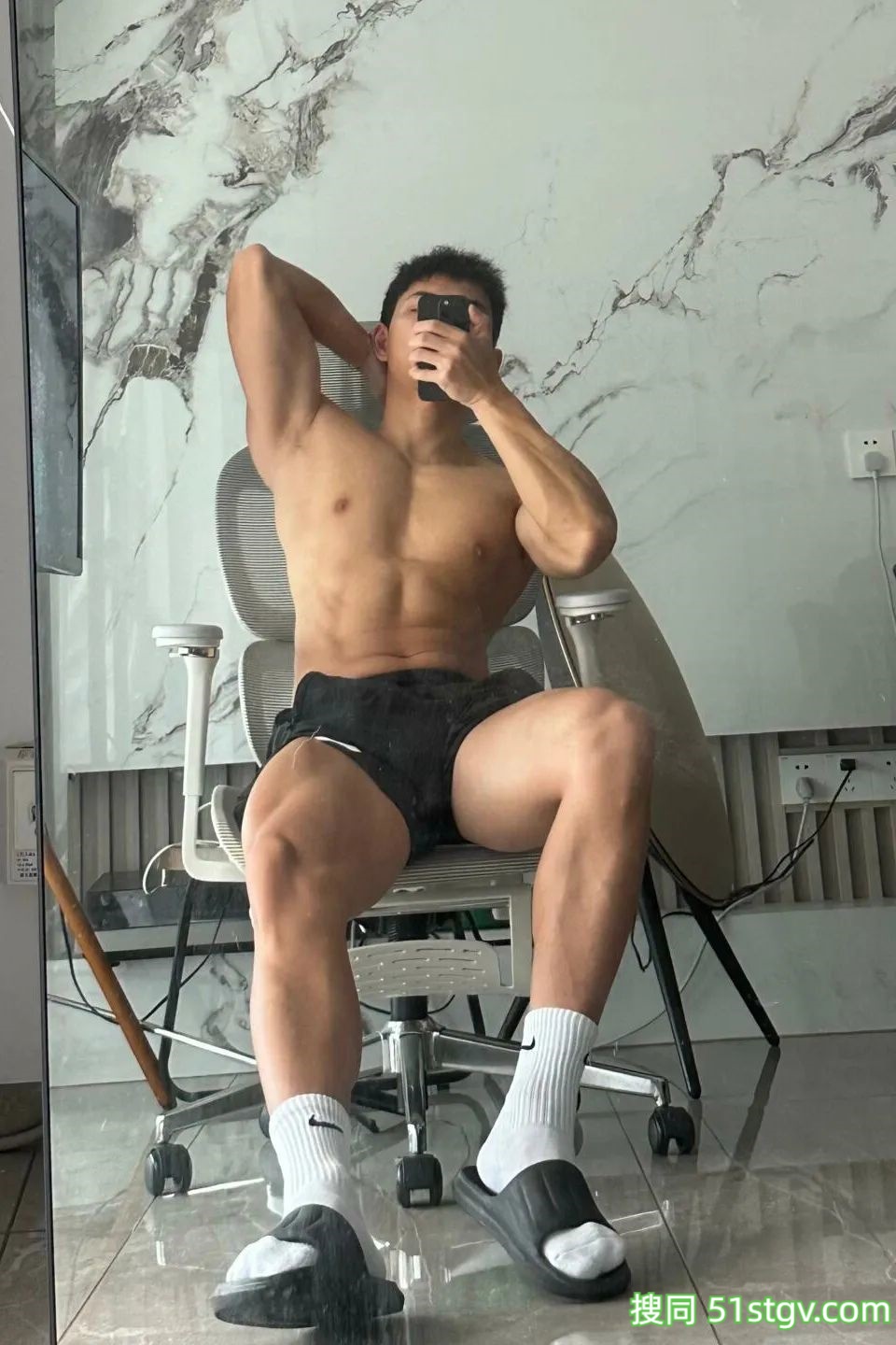 黑皮体育生zeyang - 51虹马