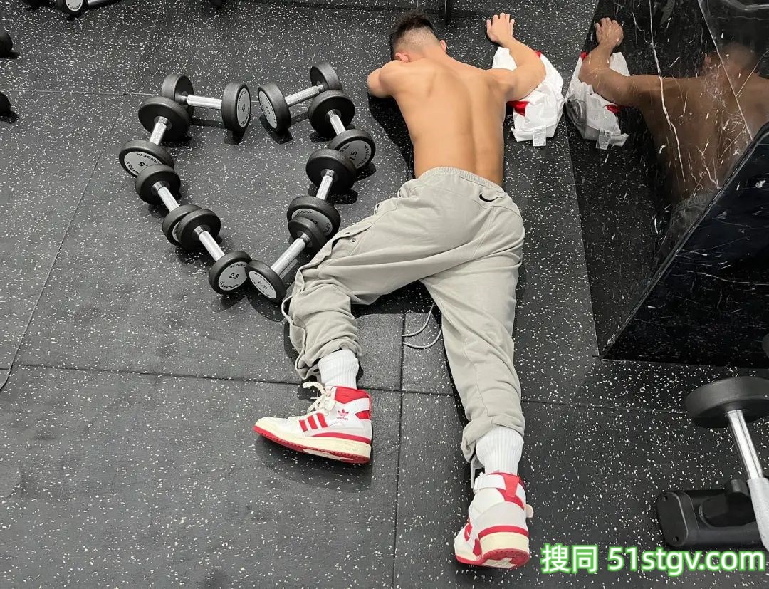 小哥哥，陈默 - 51虹马