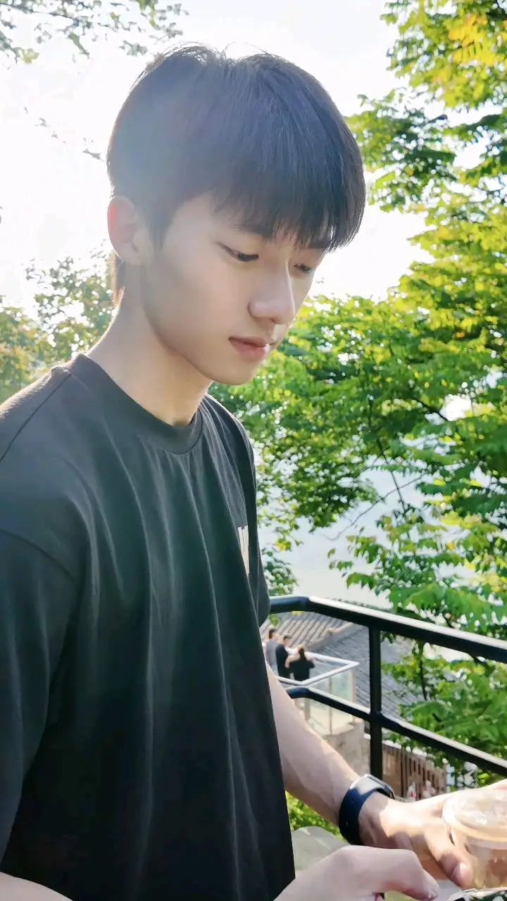 青春男大，重庆的cninec - 51虹马