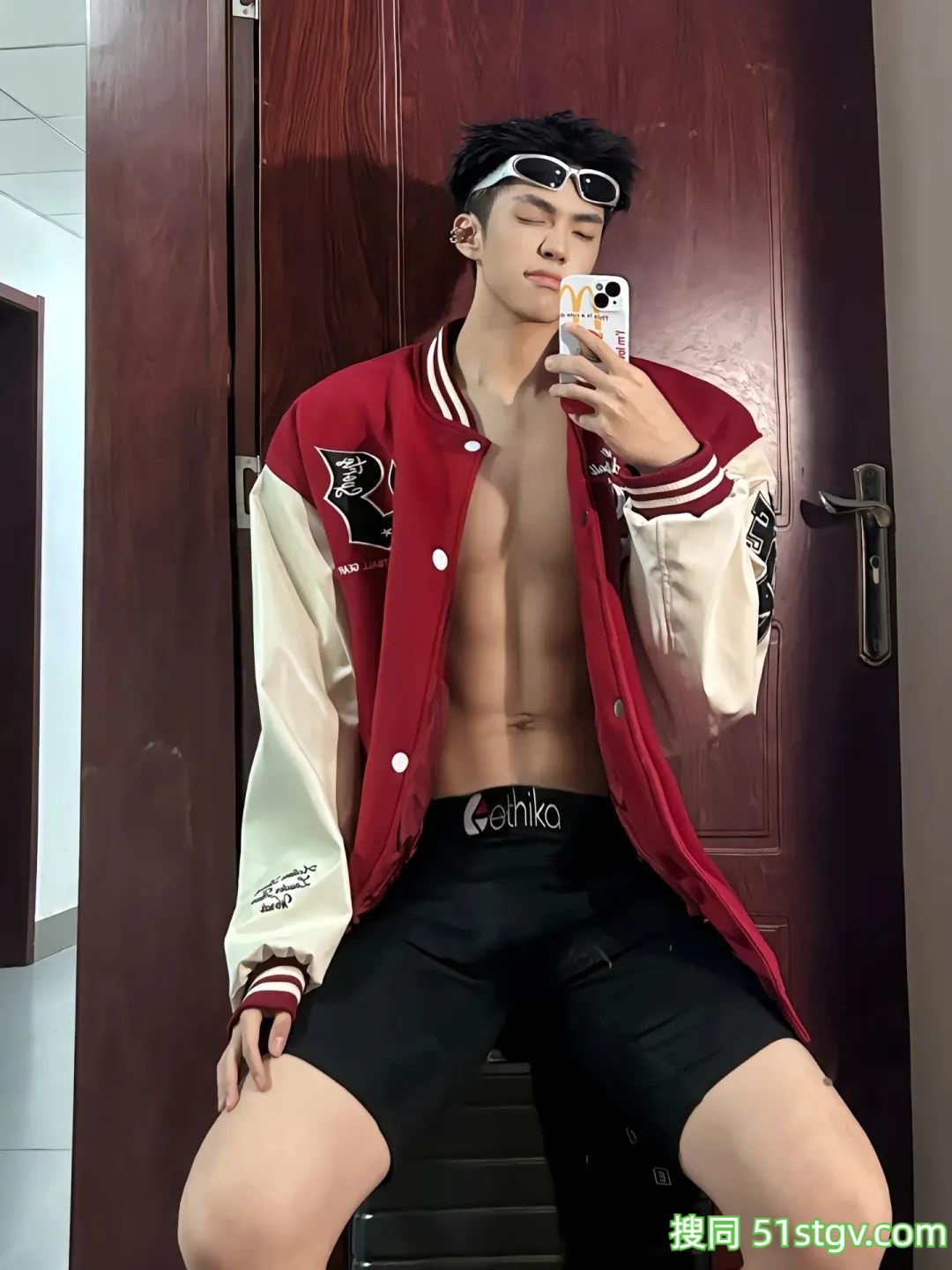 陕西的Mzc，大长腿帅哥 - 51虹马