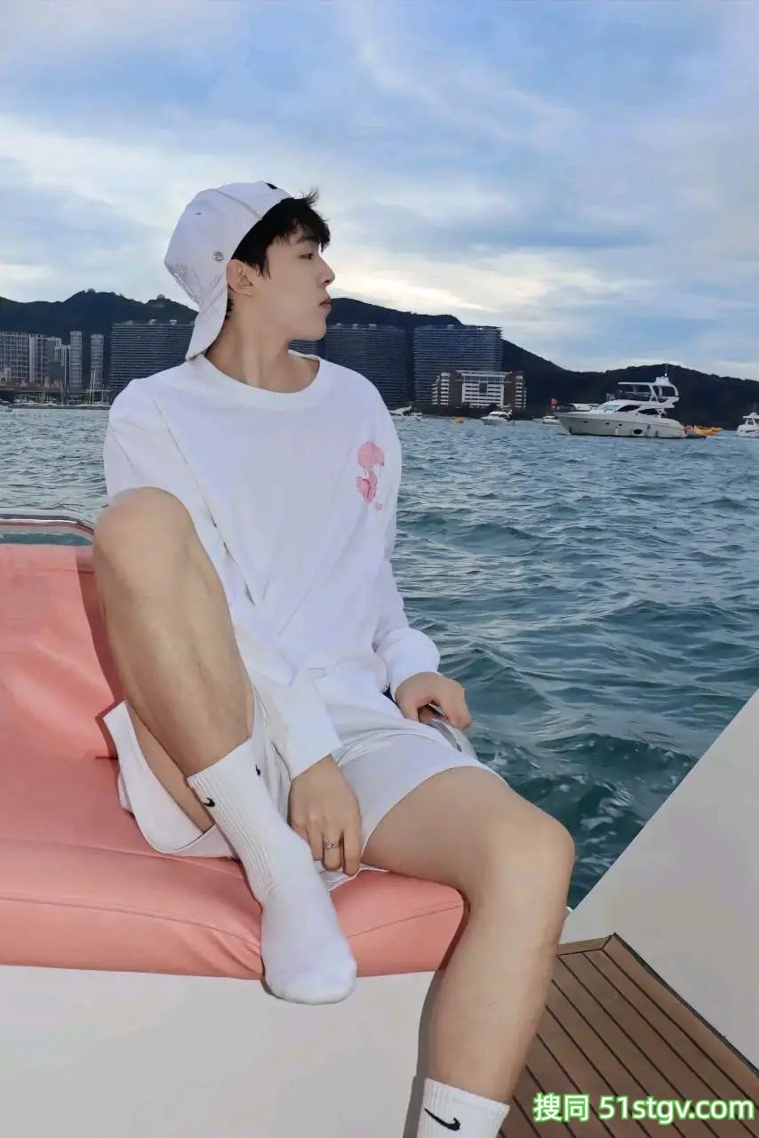 四川的帅哥哥，熊仔吃不饱 - 51虹马