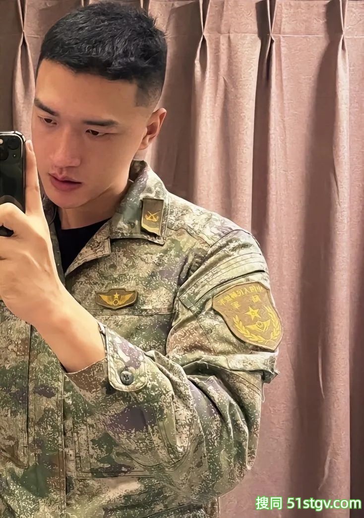 理想型男友，短发高个帅气 - 51虹马