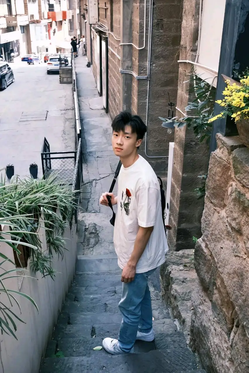 青春男大，重庆的cninec - 51虹马