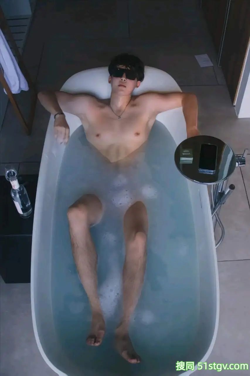 四川的帅哥哥，熊仔吃不饱 - 51虹马