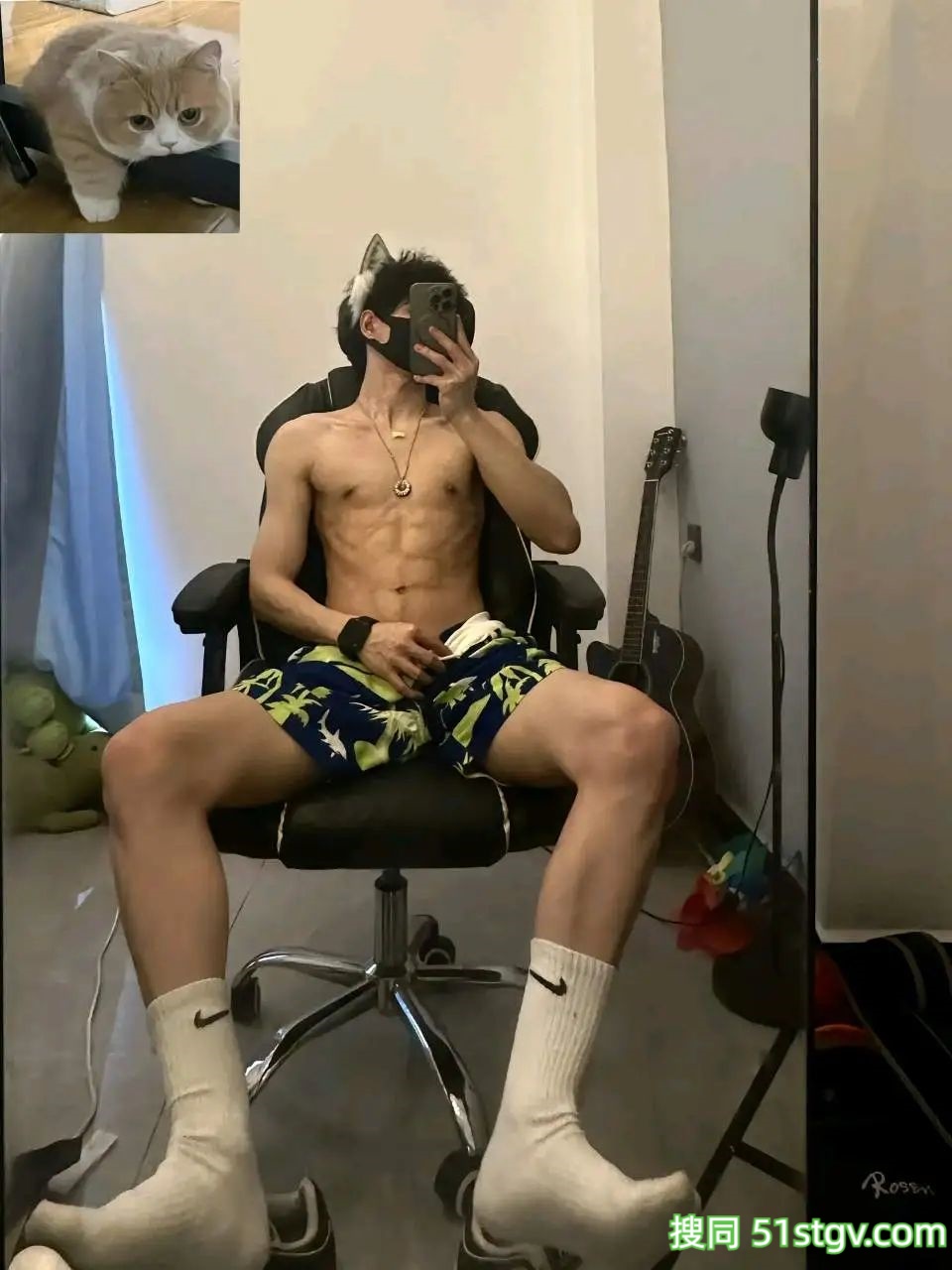 湖南的毅晨，小奶狗帅哥，对镜自拍 - 51虹马