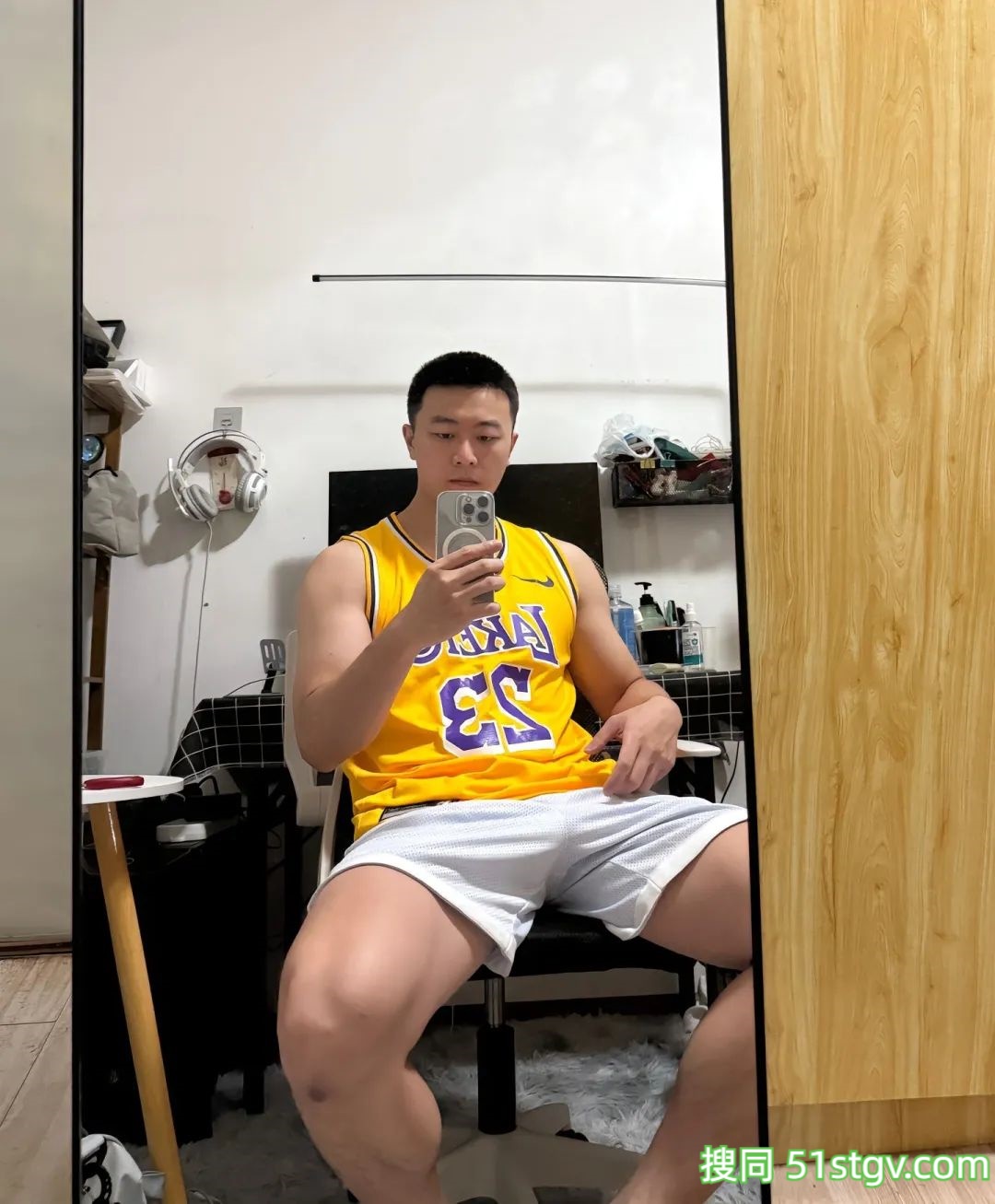 四川的寸头帅哥，大不列dian - 51虹马