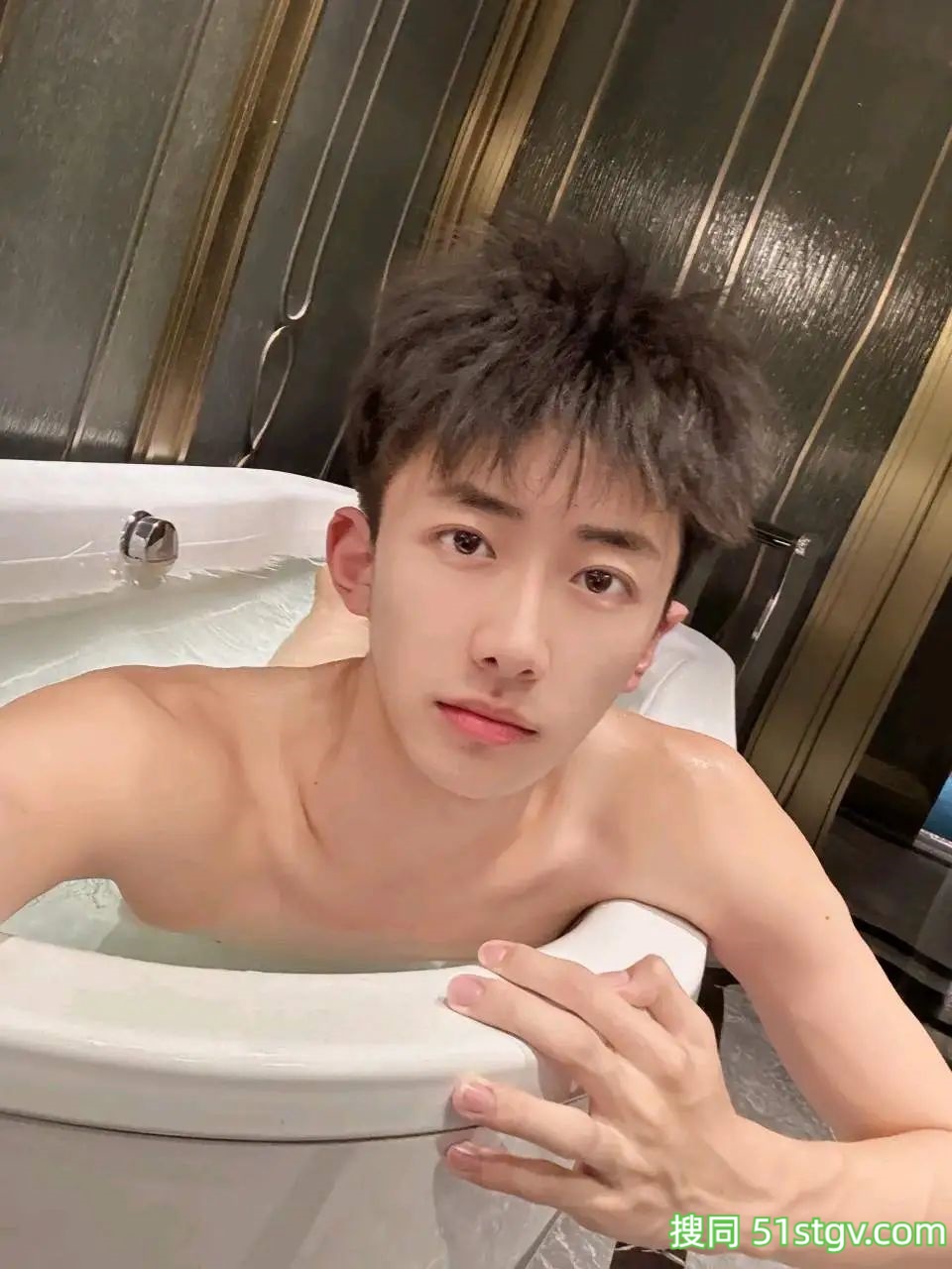 山东的男孩纸，李泽言 - 51虹马