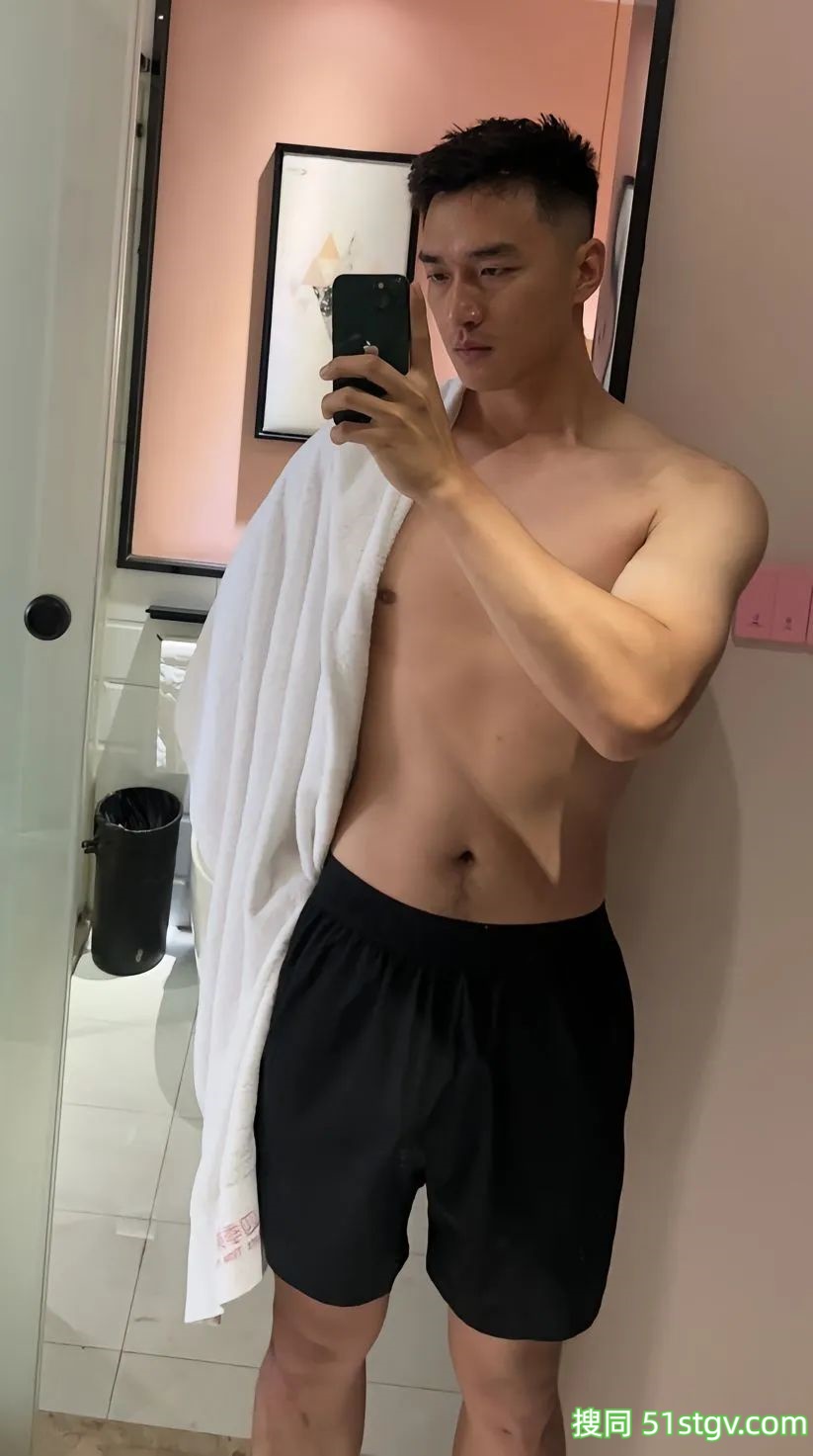 理想型男友，短发高个帅气 - 51虹马