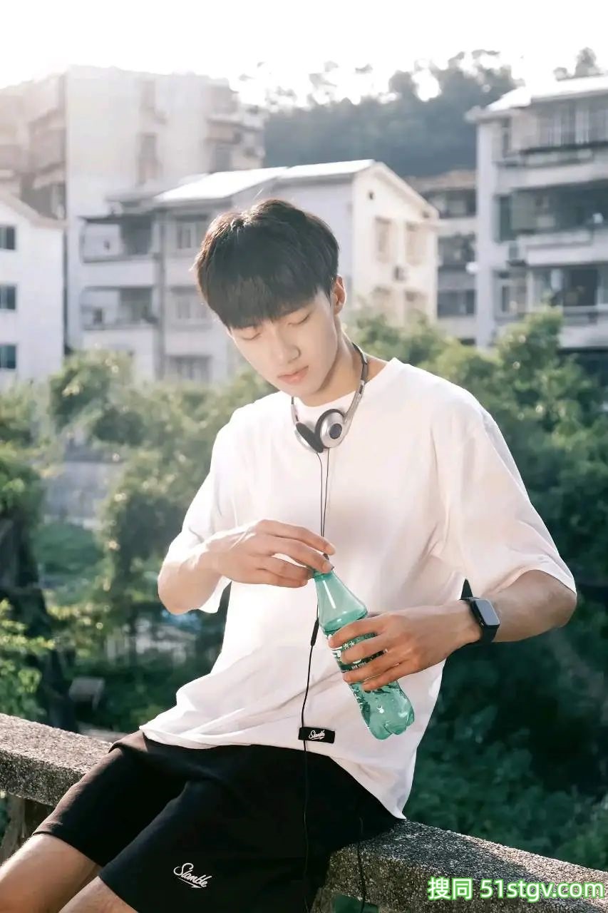 青春男大，重庆的cninec - 51虹马