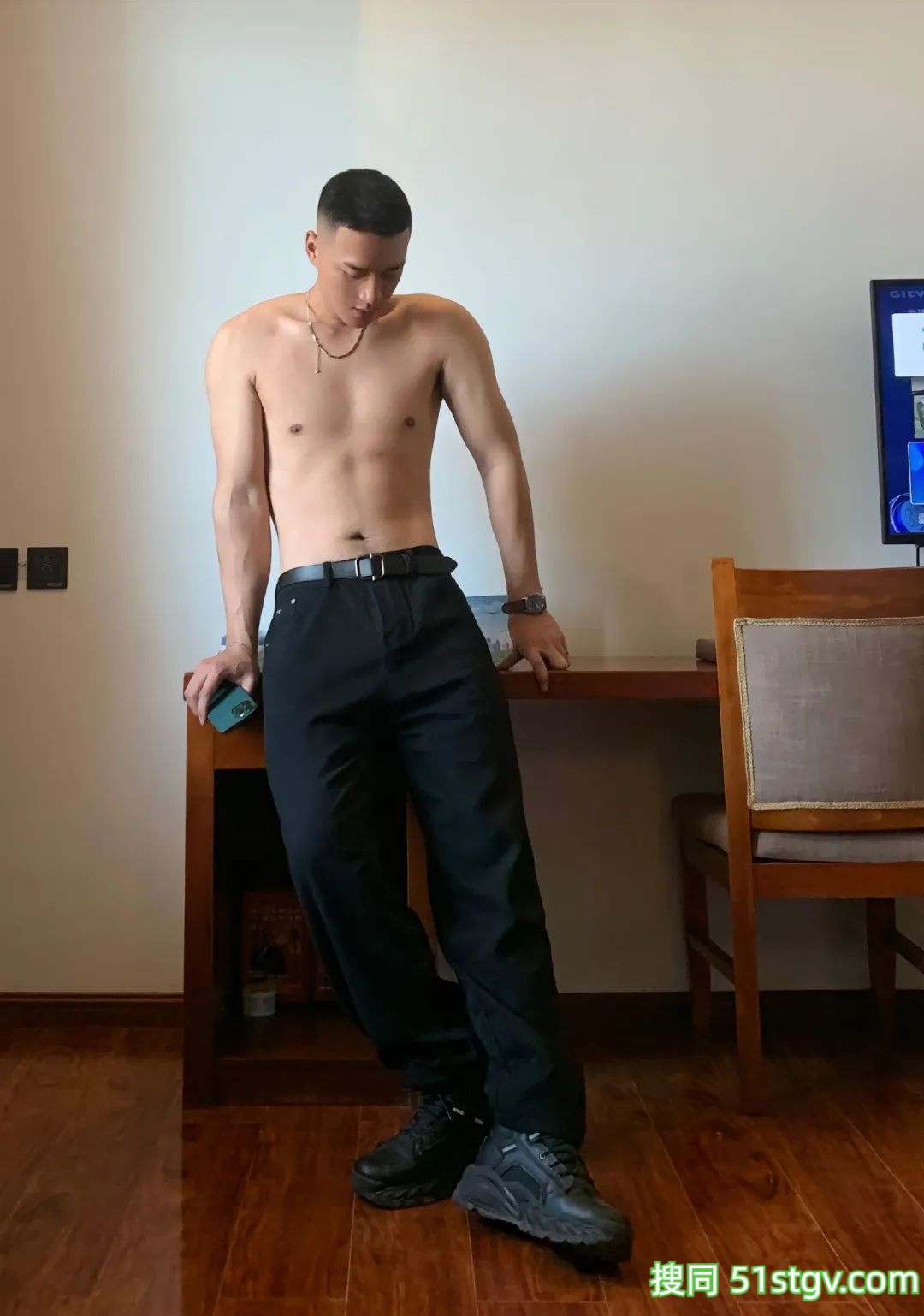 理想型男友,短发高个帅气-51虹马