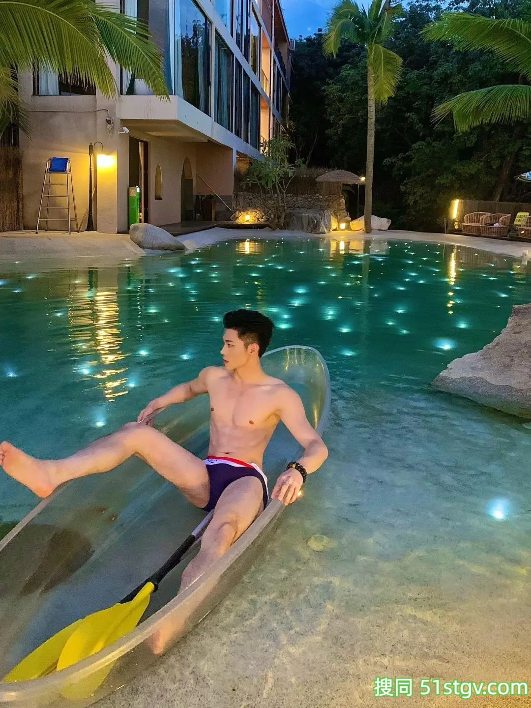 一个舞蹈老师，湾NAW - 51虹马