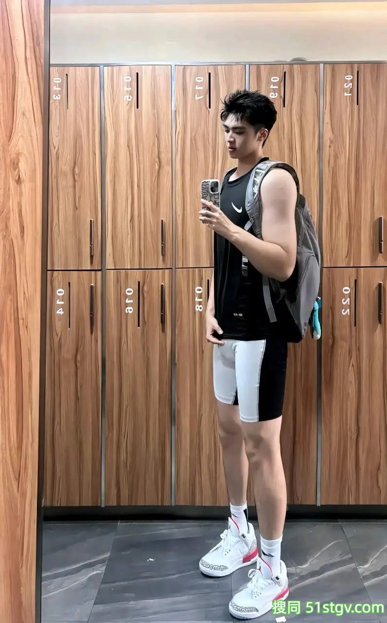 陕西的Mzc，大长腿帅哥 - 51虹马