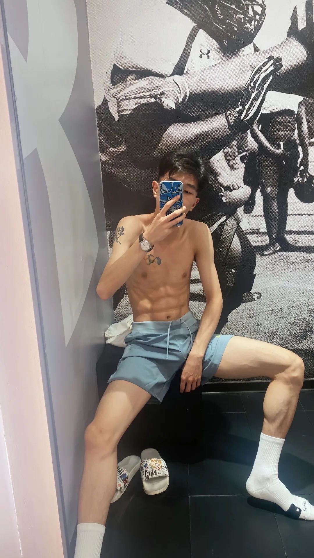 瘦瘦的腹肌帅哥，俊洋洋 - 51虹马