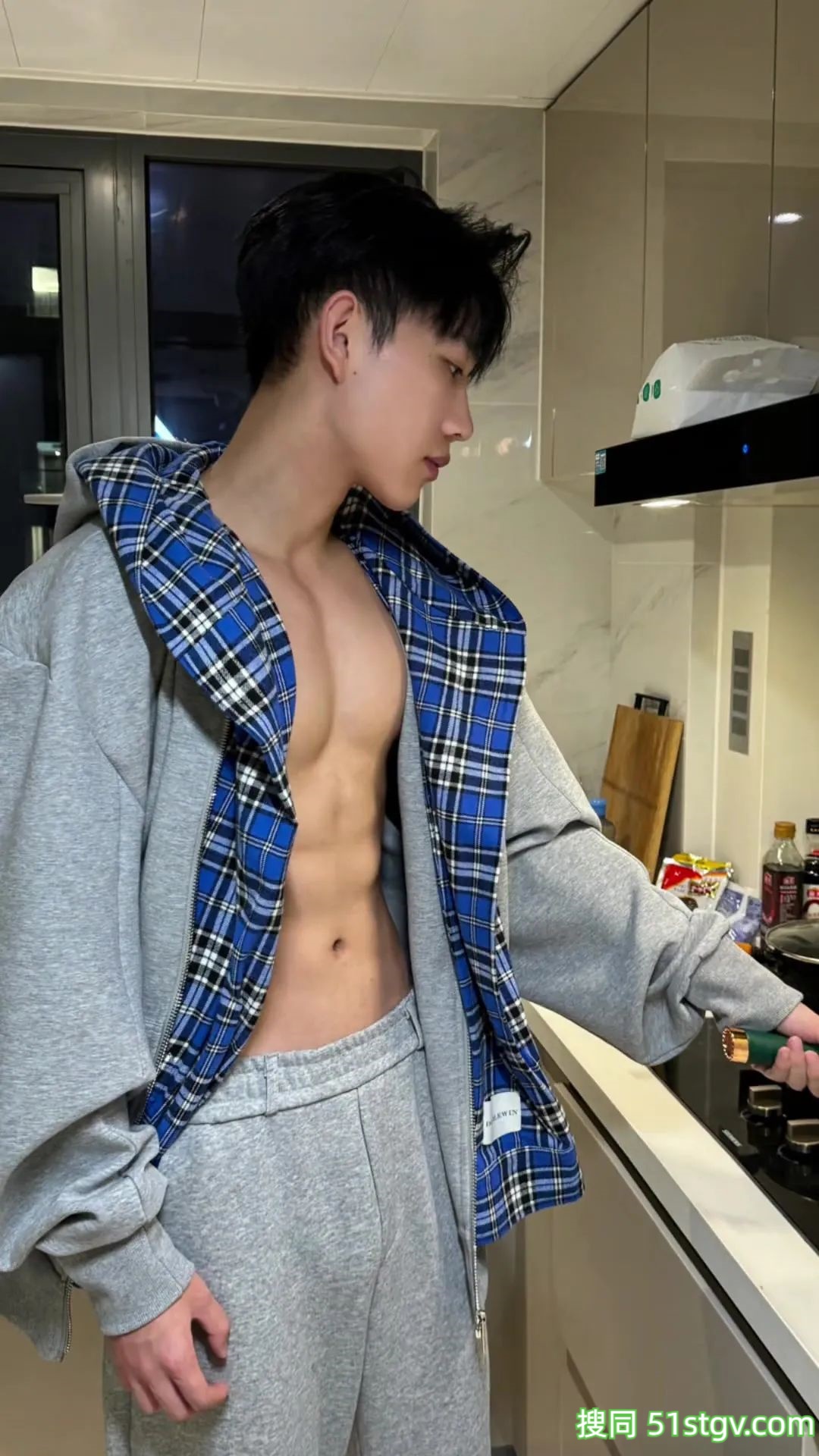 188CM长腿篮球帅哥，直男陈忱 - 51虹马