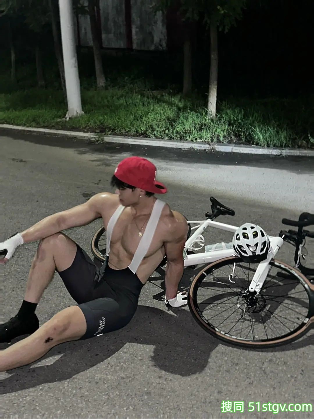 骑行的吕皓宇，好大块头 - 51虹马