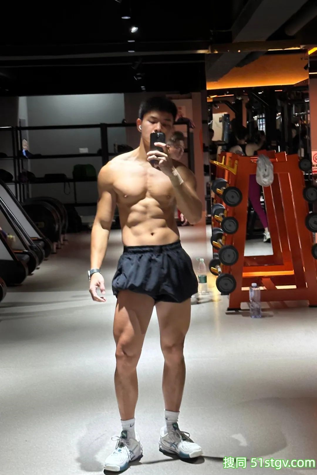 黑皮体育生zeyang - 51虹马