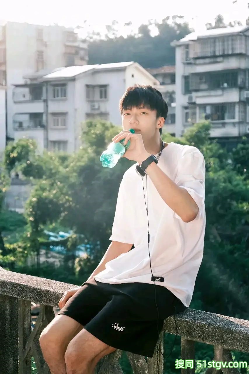 青春男大，重庆的cninec - 51虹马