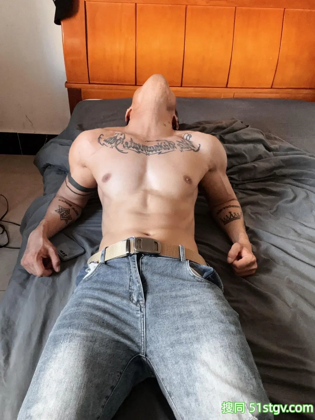 健身肌肉男 - 51虹马