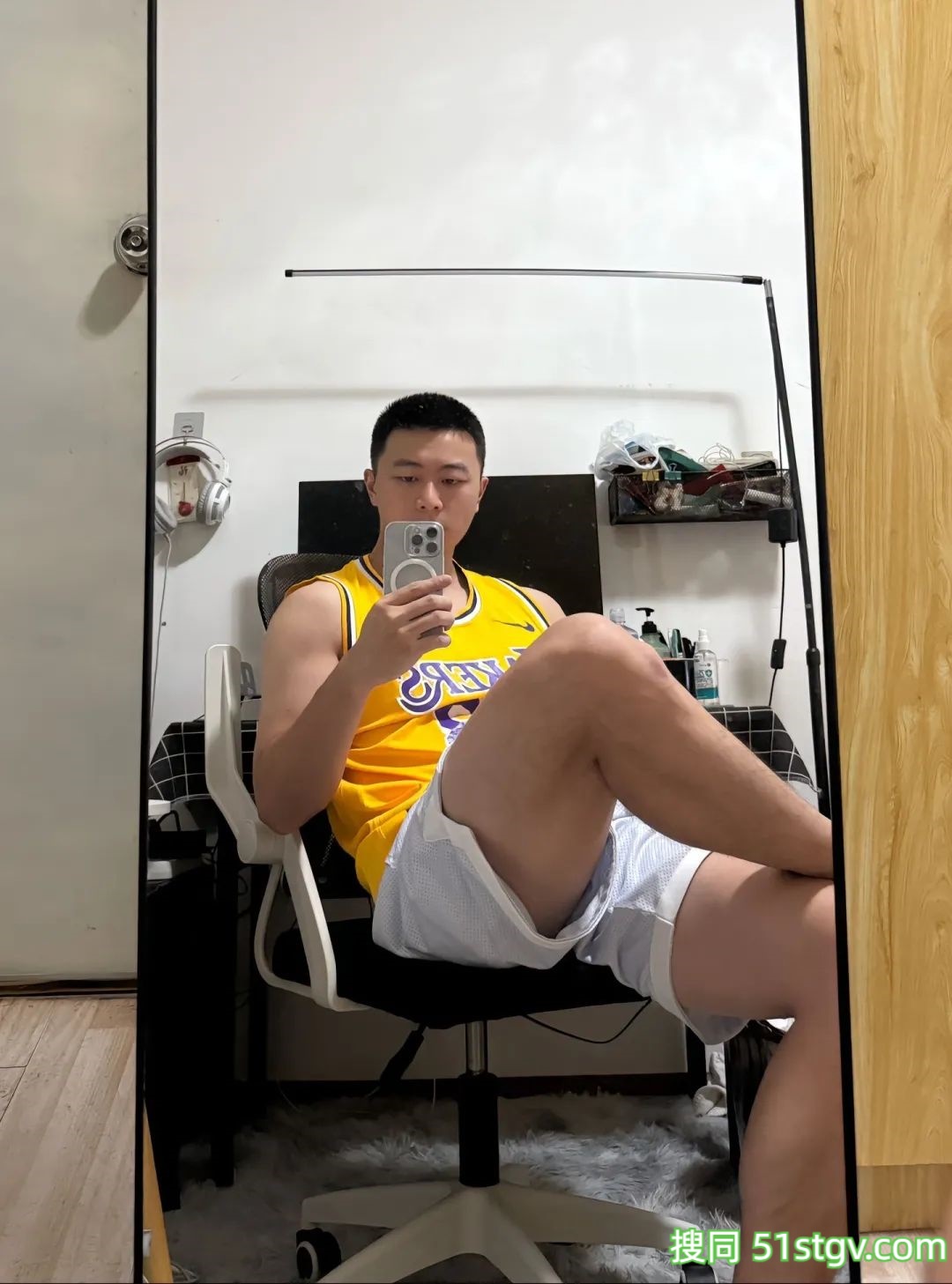 四川的寸头帅哥，大不列dian - 51虹马