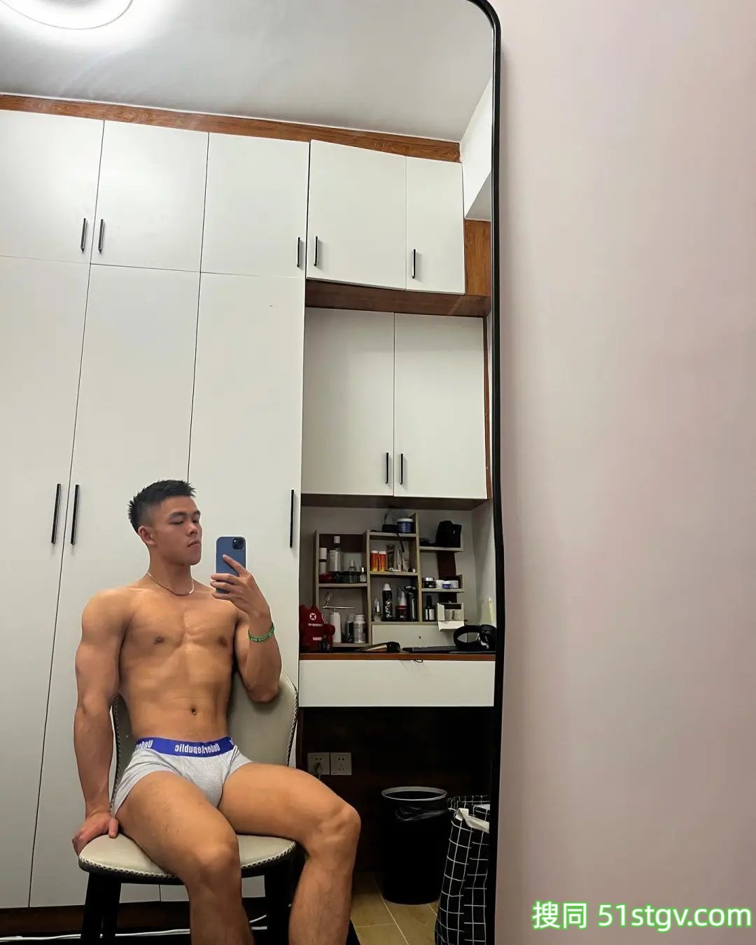 小哥哥，陈默 - 51虹马