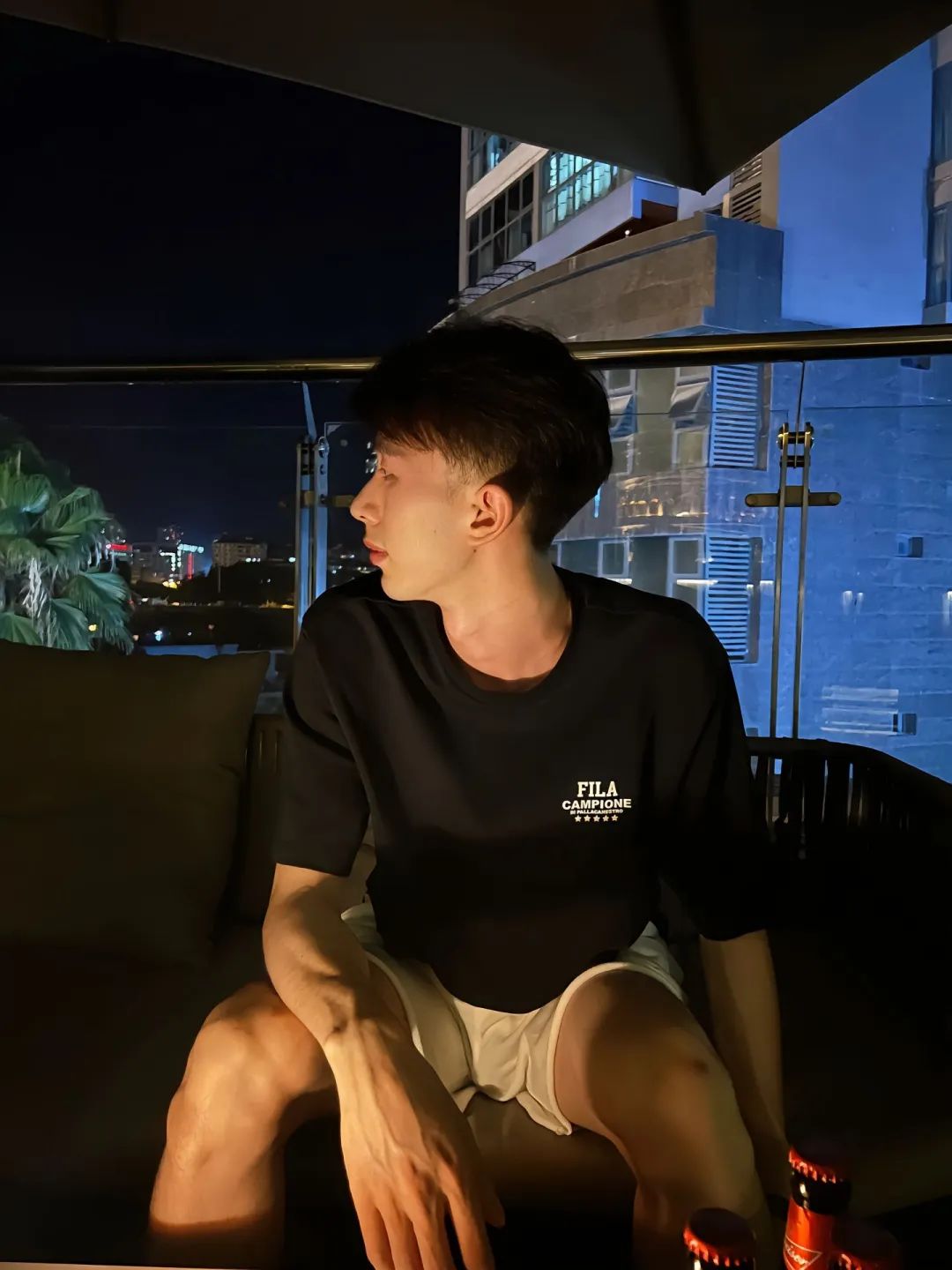 瘦瘦的腹肌帅哥，俊洋洋 - 51虹马