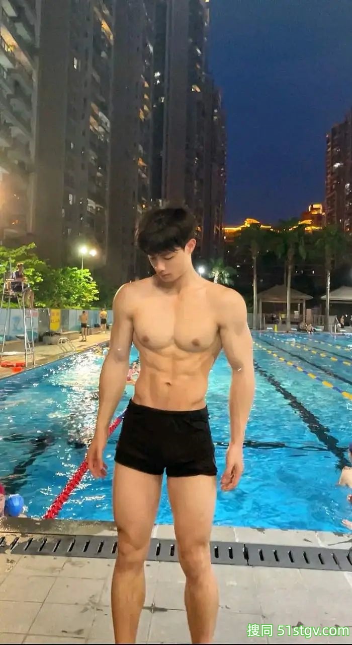 广东肌肉帅哥，大肥狗 - 51虹马