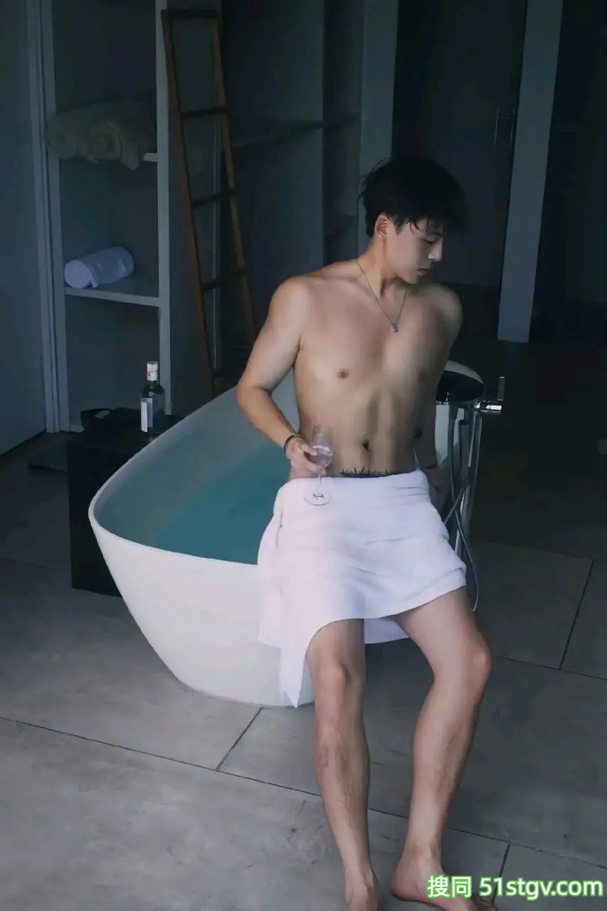 四川的帅哥哥，熊仔吃不饱 - 51虹马