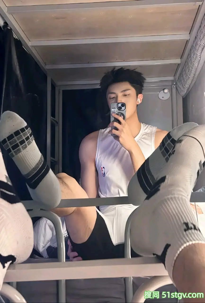 陕西的Mzc，大长腿帅哥 - 51虹马