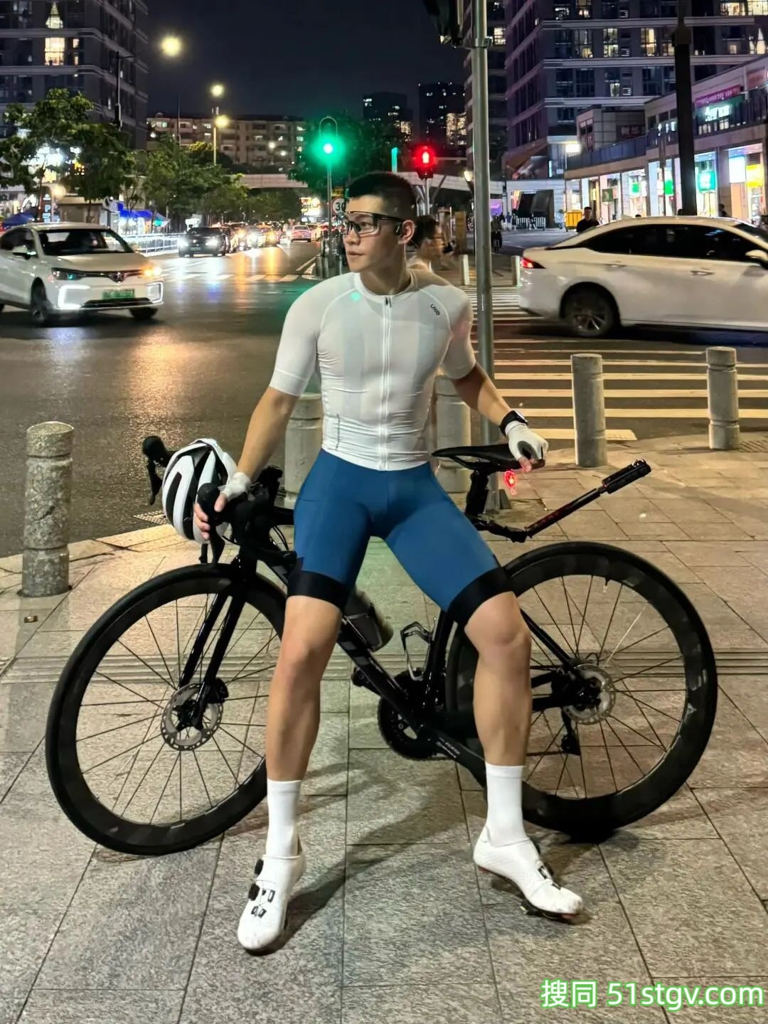 骑行的聪哥啊，身材是真好 - 51虹马