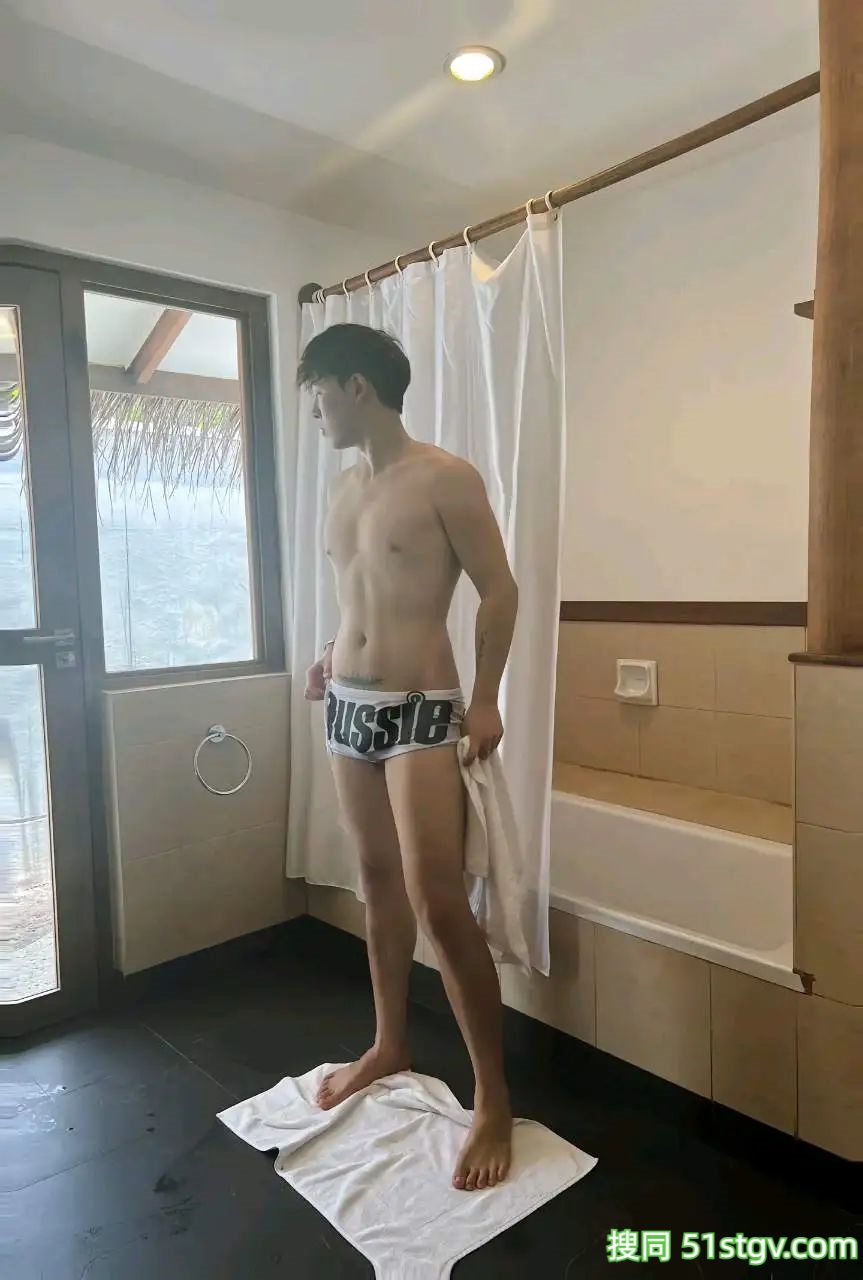 四川的帅哥哥，熊仔吃不饱 - 51虹马