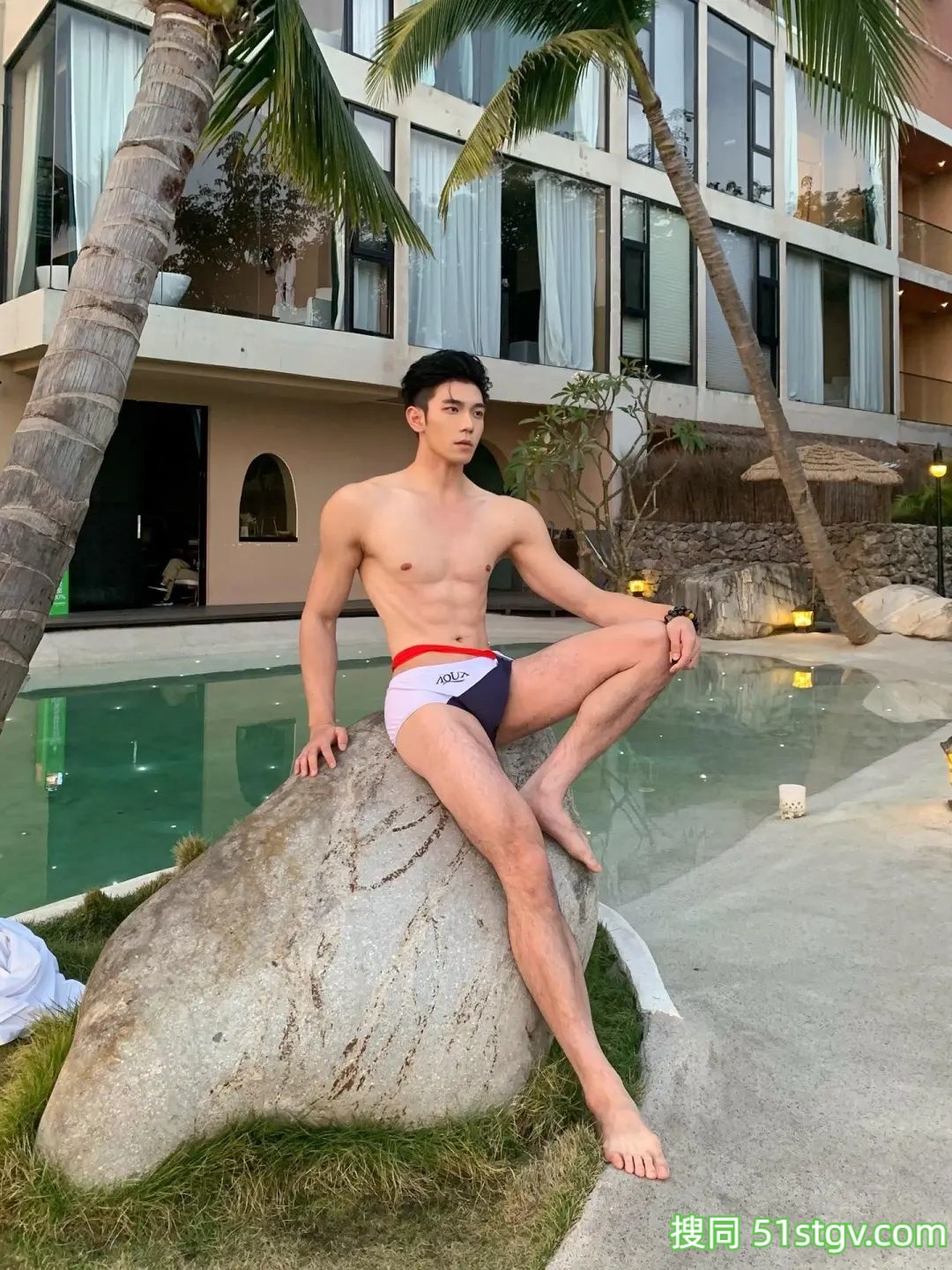 一个舞蹈老师，湾NAW - 51虹马