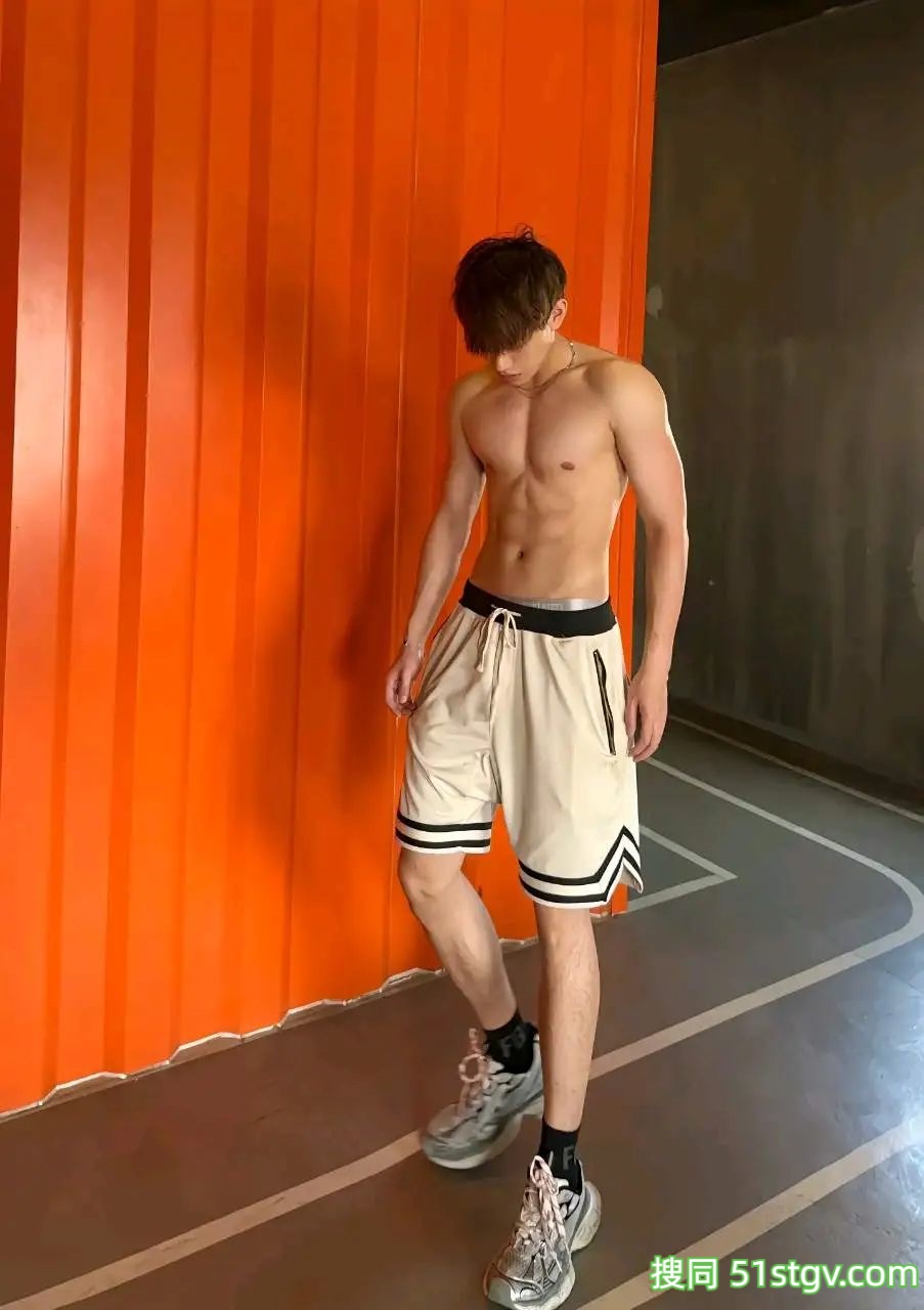 188CM长腿篮球帅哥，直男陈忱 - 51虹马