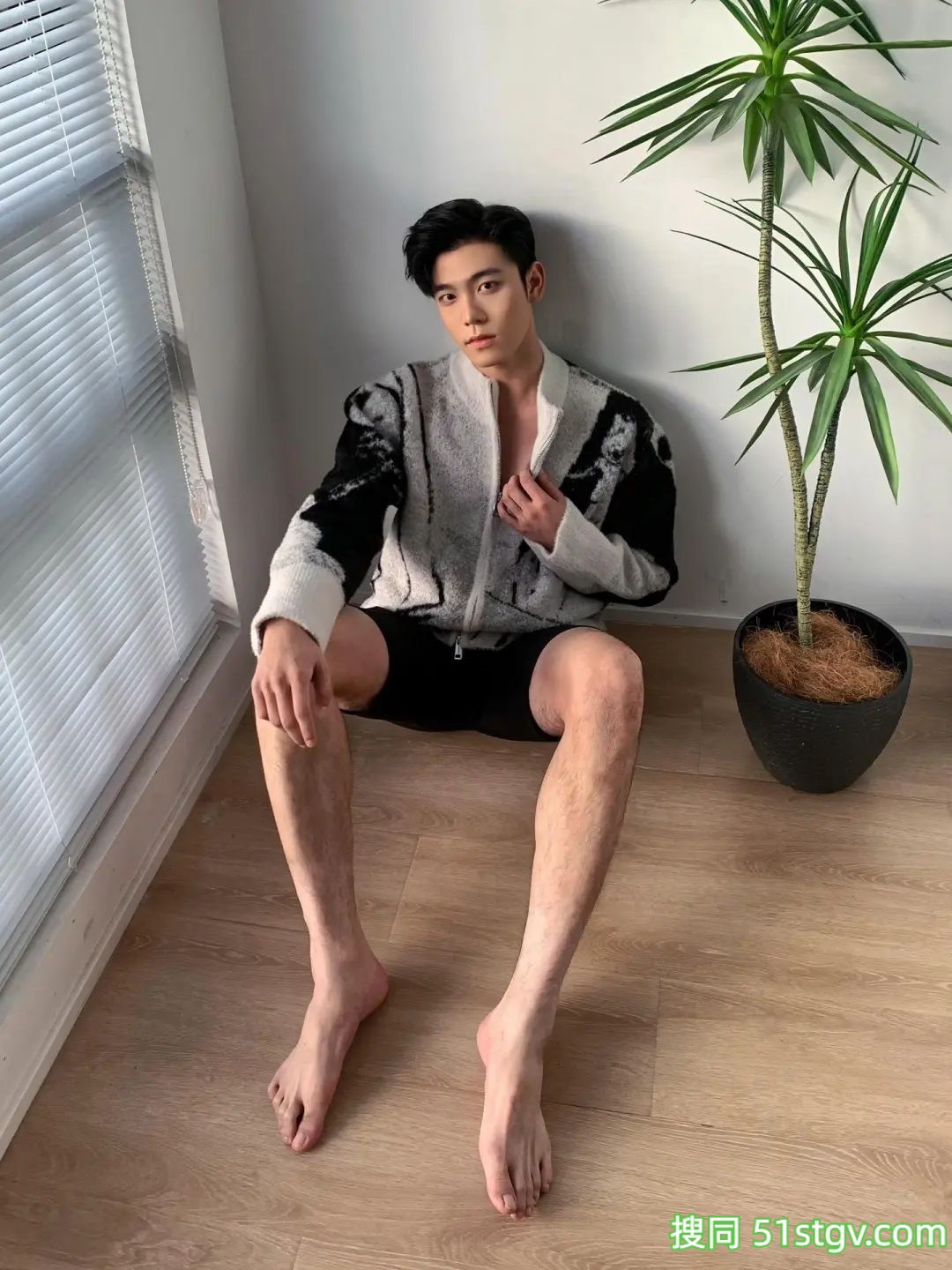 一个舞蹈老师，湾NAW - 51虹马