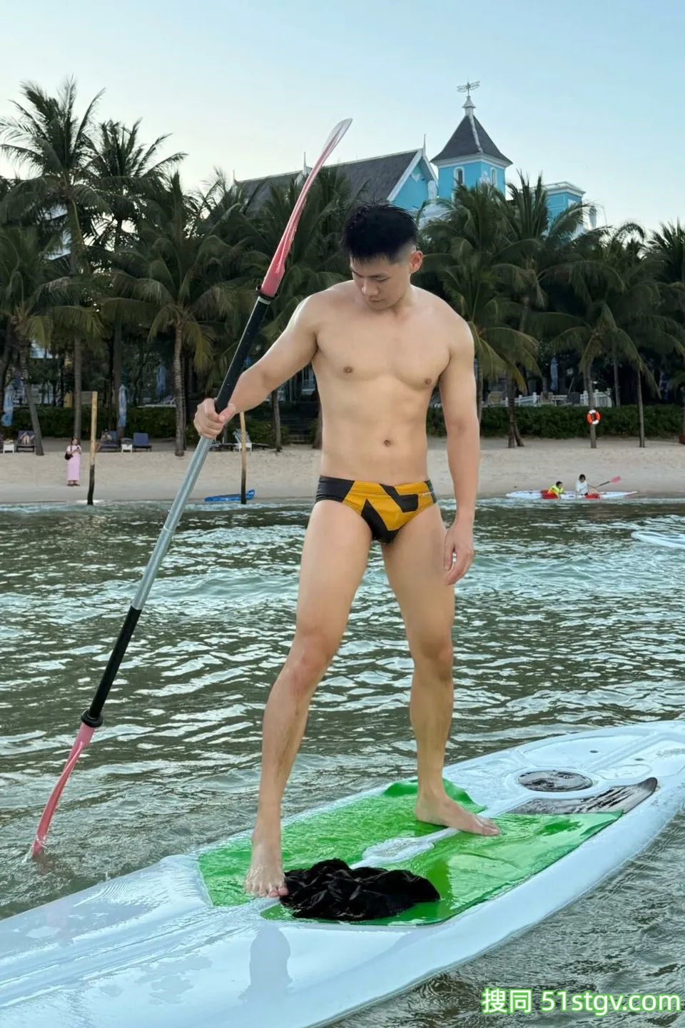 骑行的聪哥啊，身材是真好 - 51虹马