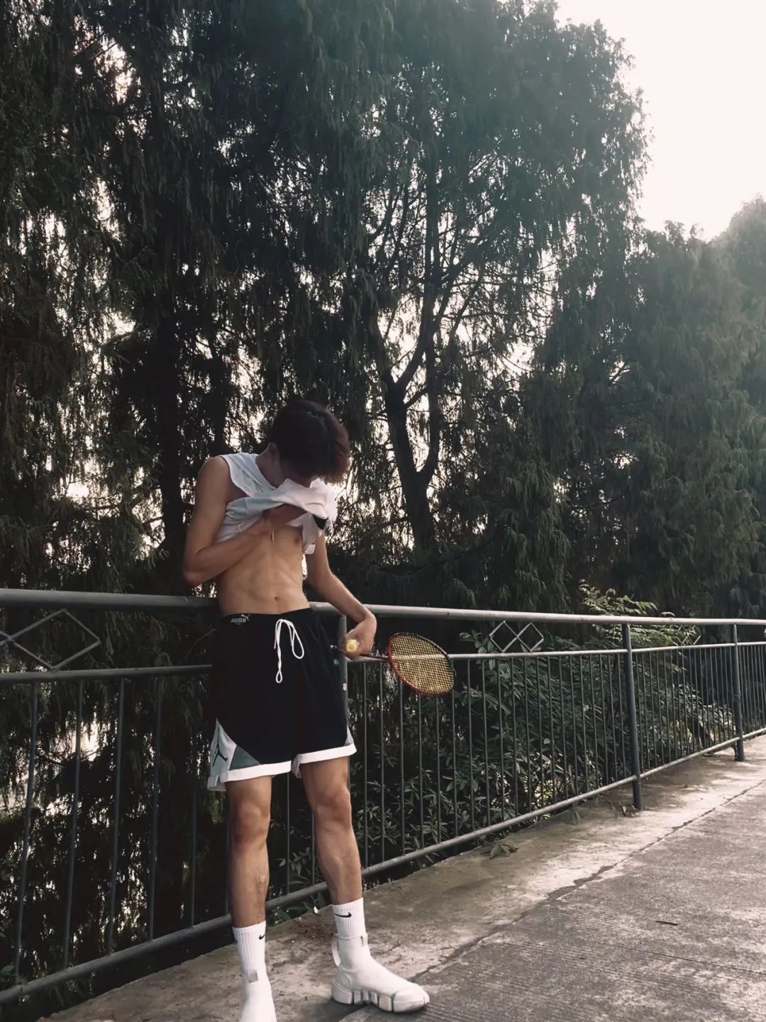 瘦瘦的腹肌帅哥，俊洋洋 - 51虹马