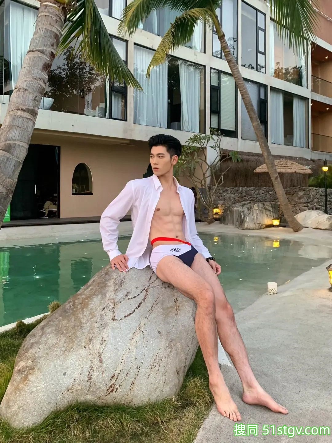 一个舞蹈老师，湾NAW - 51虹马