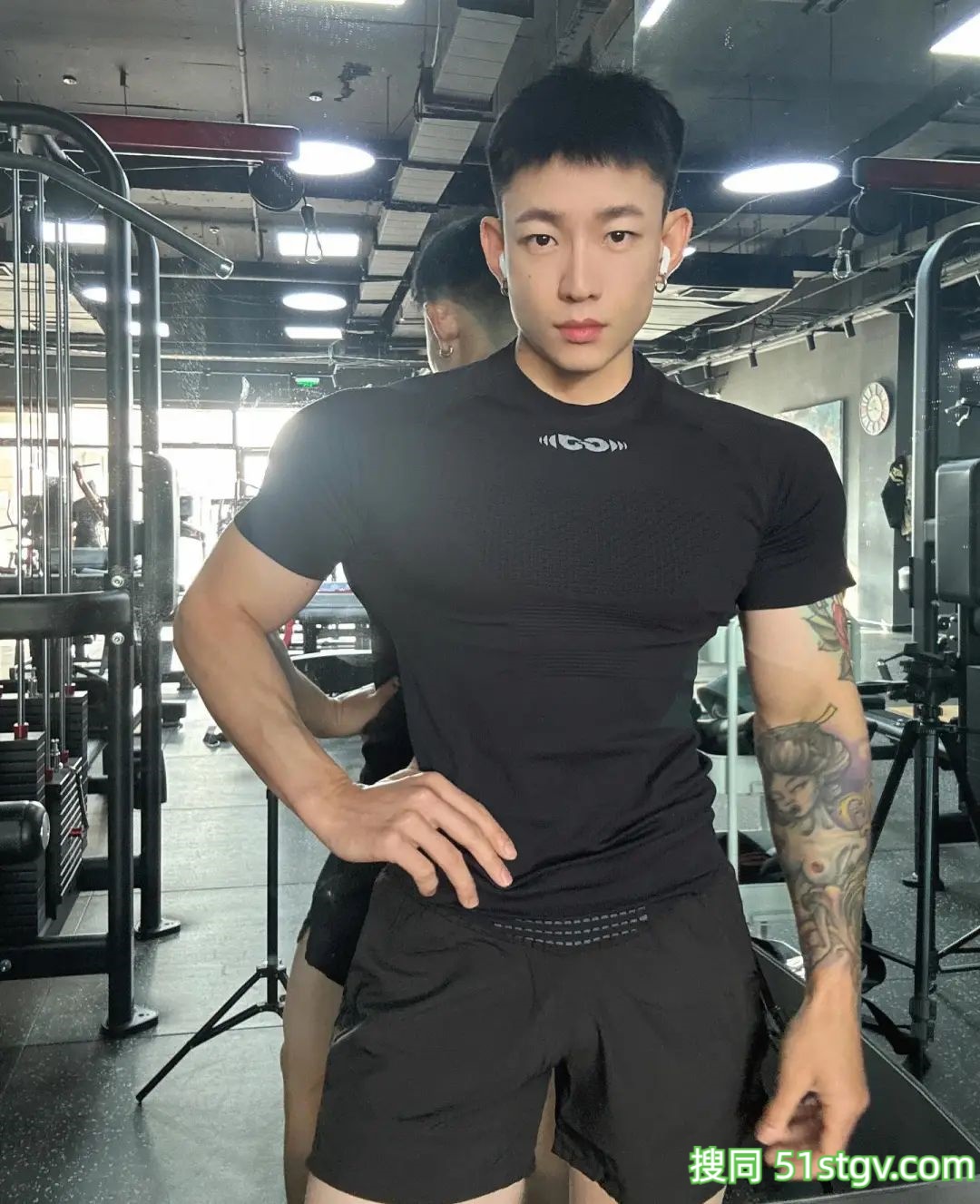 健身模特，热爱骑行的李小闹 - 51虹马