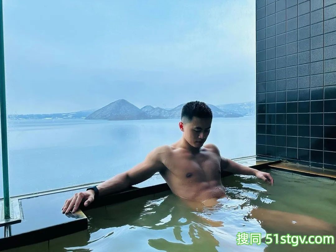 黑皮体育生,泡澡-51虹马